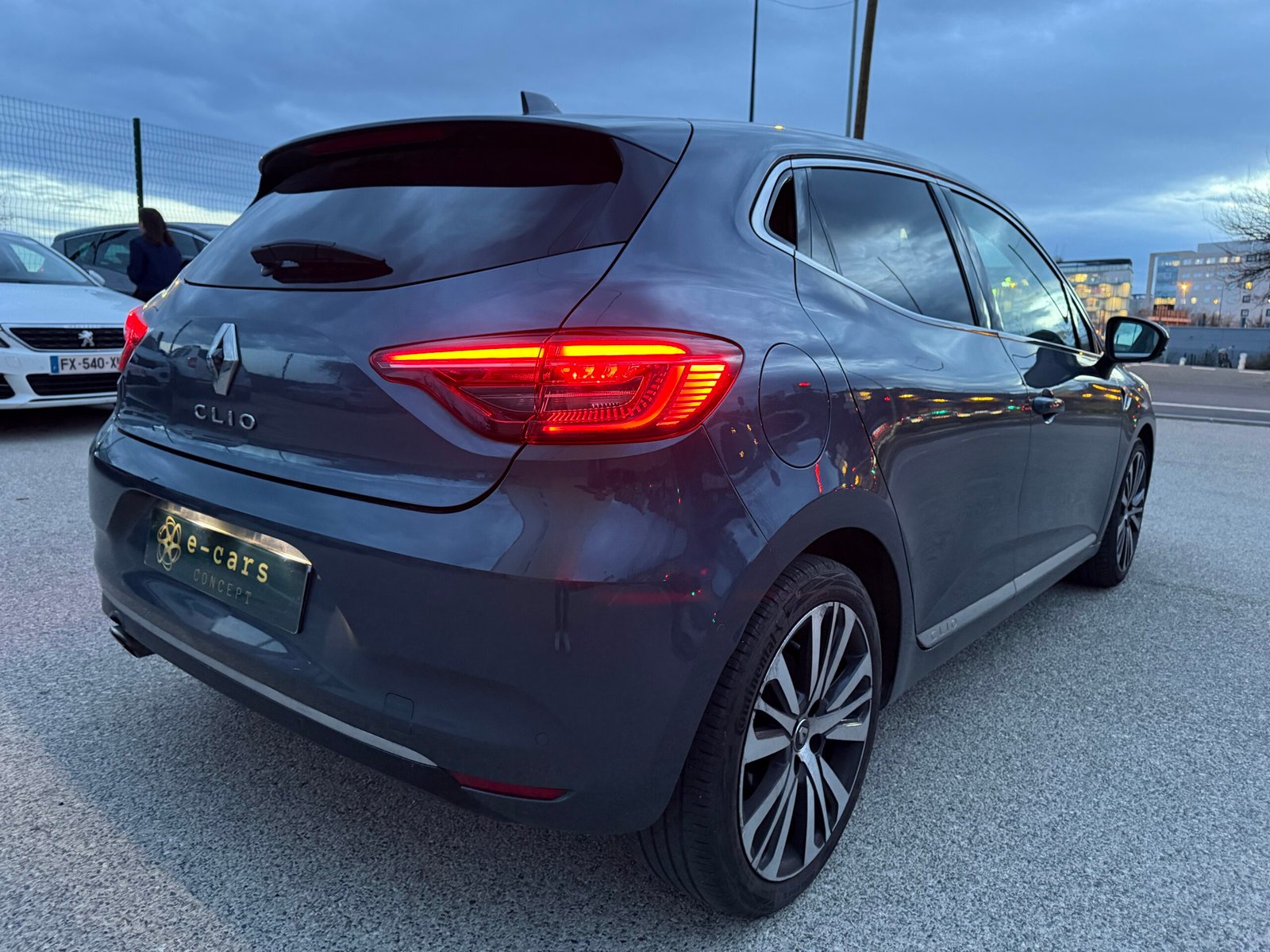 Renault Clio V INITIALE PARIS 1.0 tce 100ch