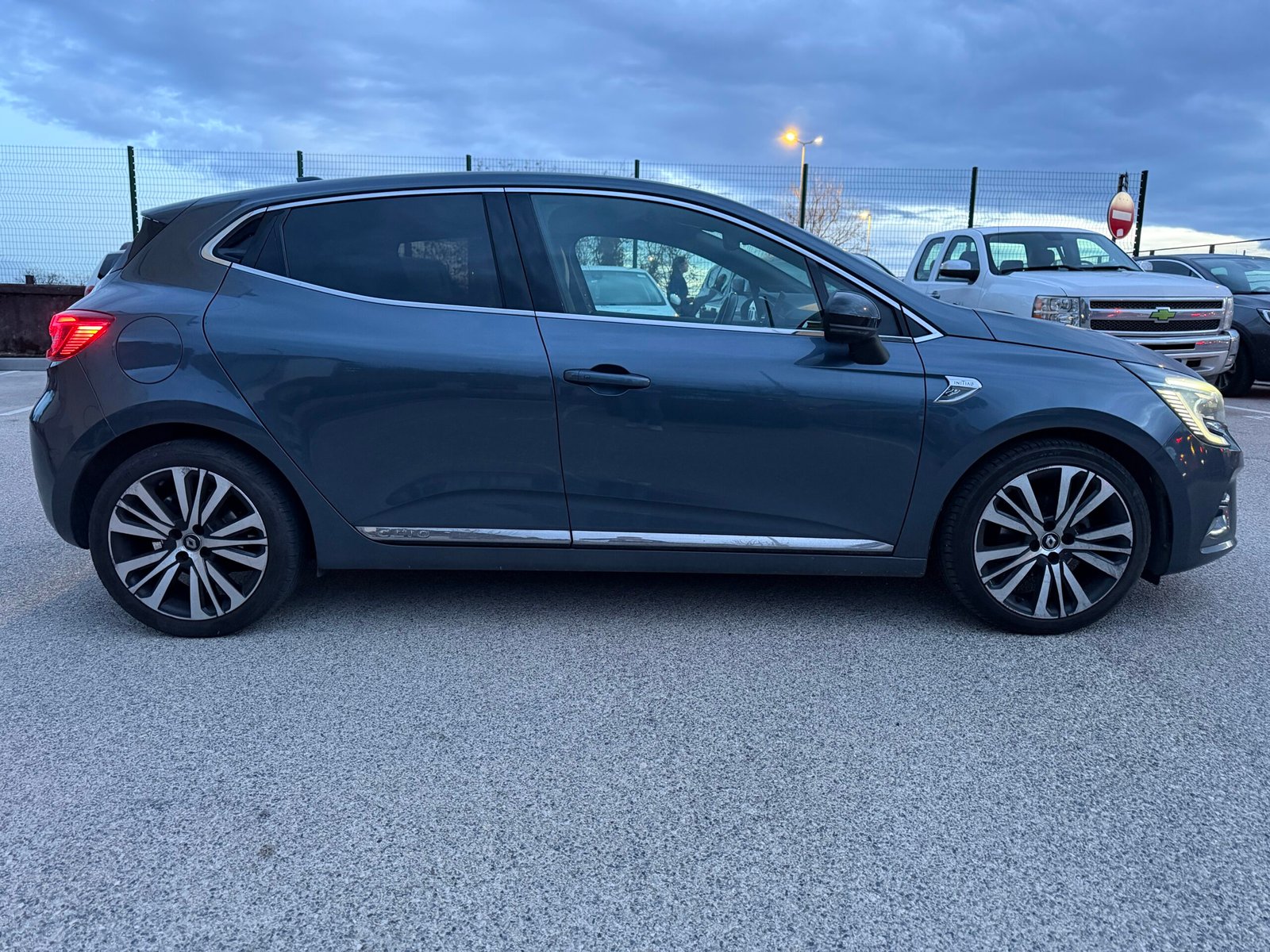 Renault Clio V INITIALE PARIS 1.0 tce 100ch