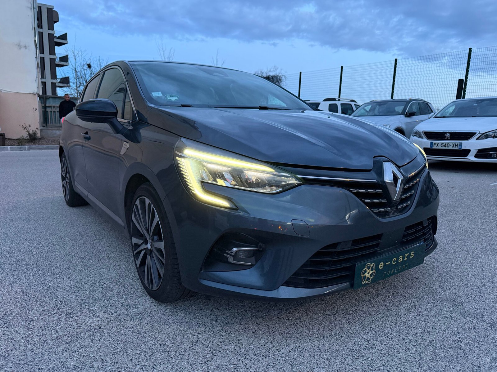 Renault Clio V INITIALE PARIS 1.0 tce 100ch