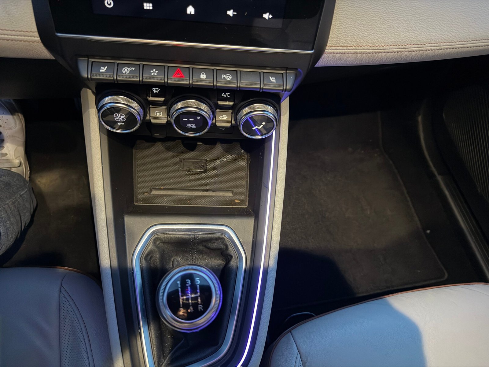 Renault Clio V INITIALE PARIS 1.0 tce 100ch