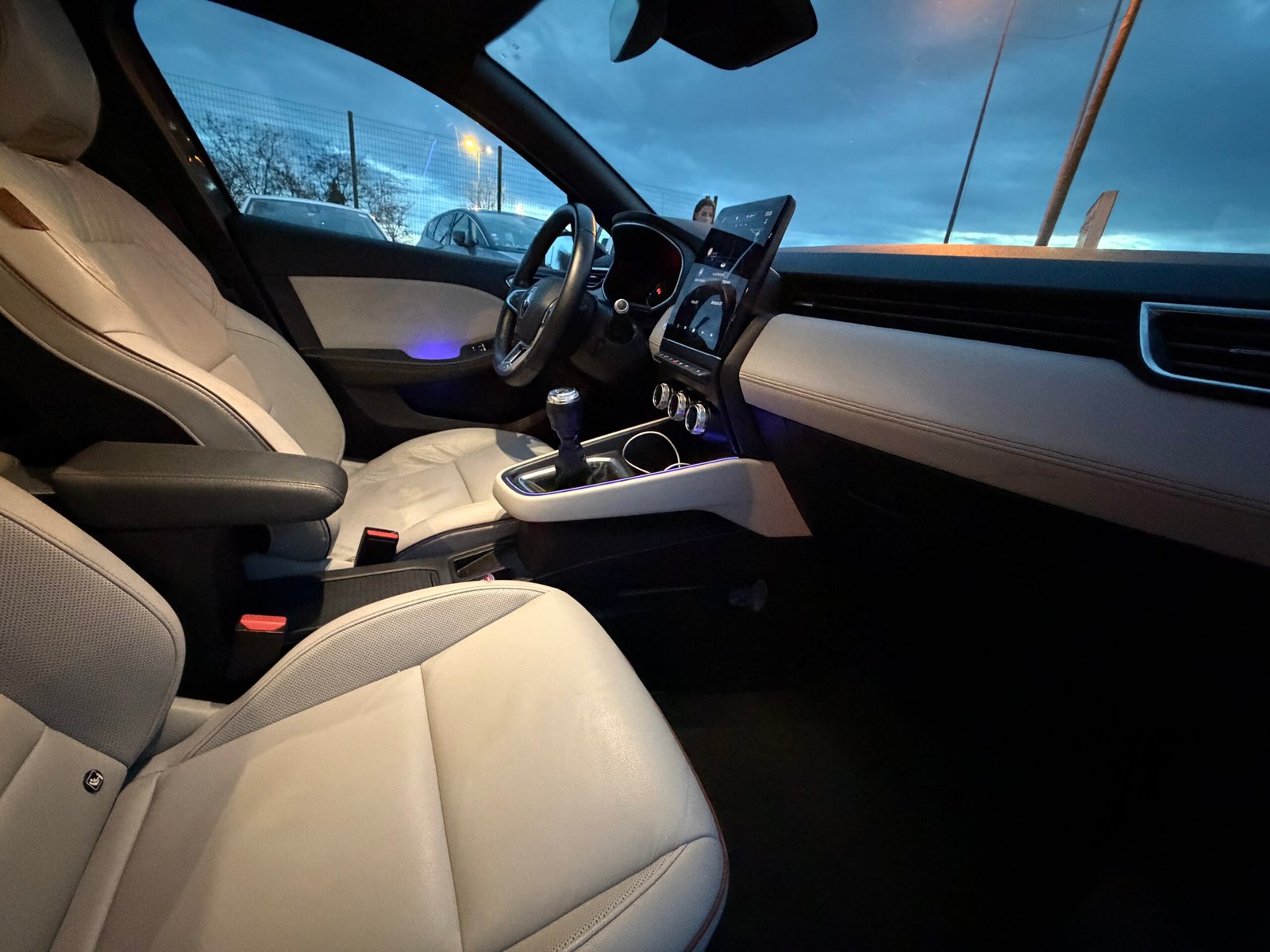 Renault Clio V INITIALE PARIS 1.0 tce 100ch