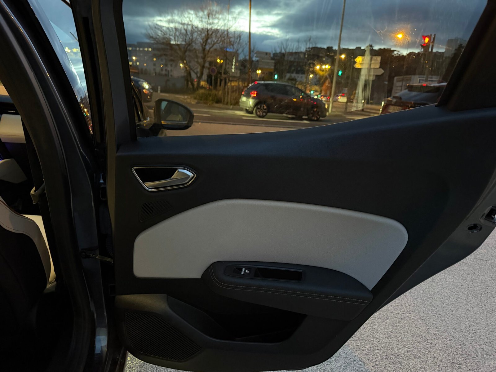 Renault Clio V INITIALE PARIS 1.0 tce 100ch