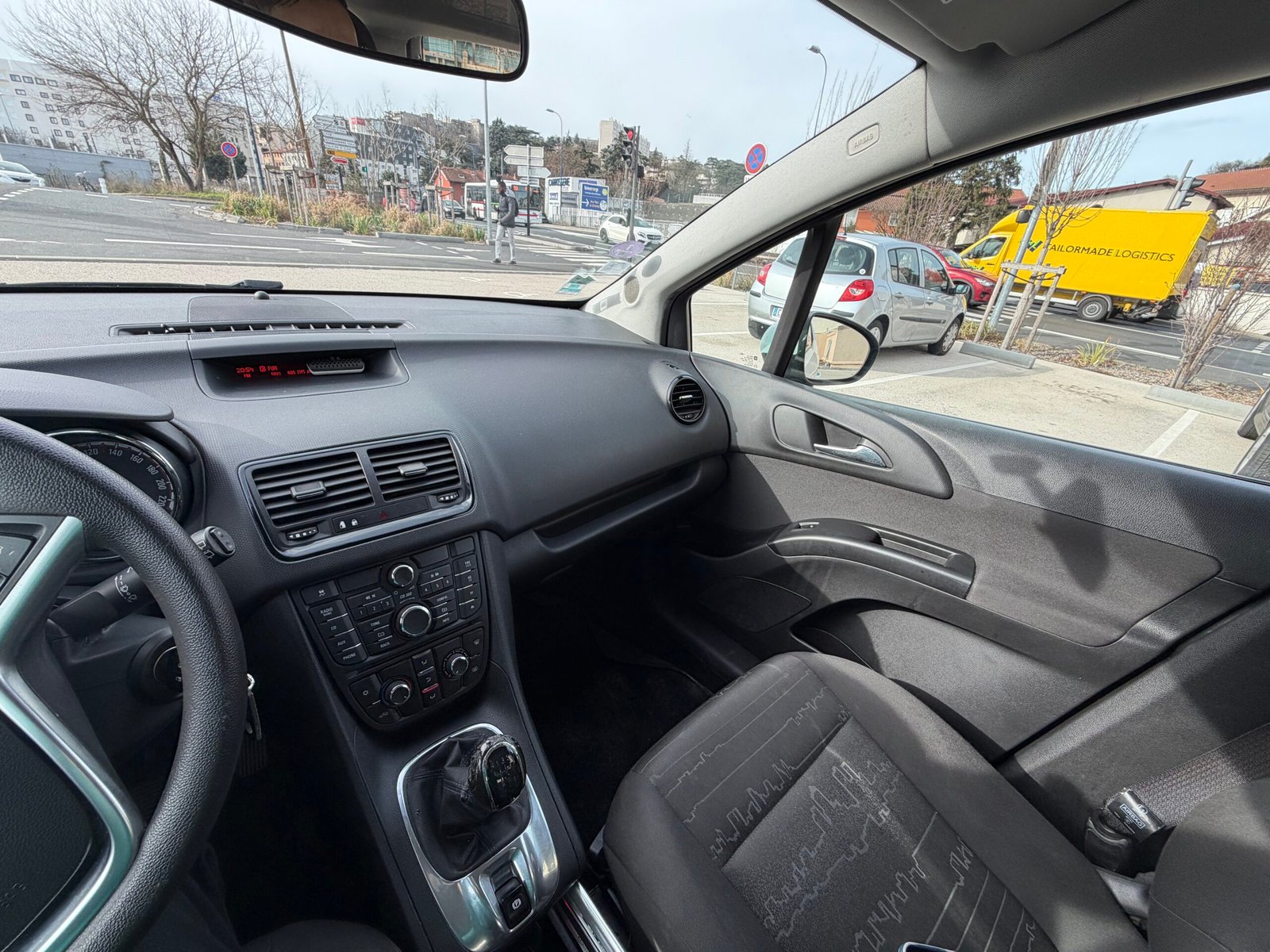 Opel Meriva B Phase 2 1.4 i Twinport 16V 100 cv