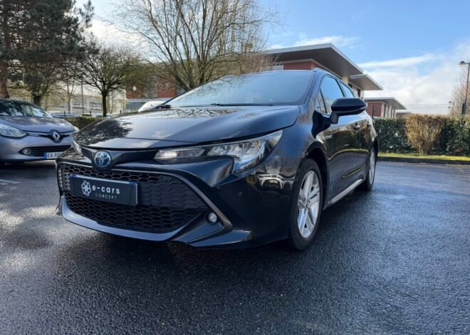 TOYOTA Corolla (210) 2.0 VVT-i 16V GPS 180 HSD CVT 152 cv Boîte auto Touring Sports