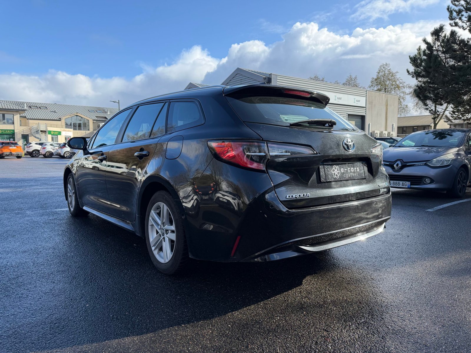 TOYOTA Corolla (210) 2.0 VVT-i 16V GPS 180 HSD CVT 152 cv Boîte auto Touring Sports