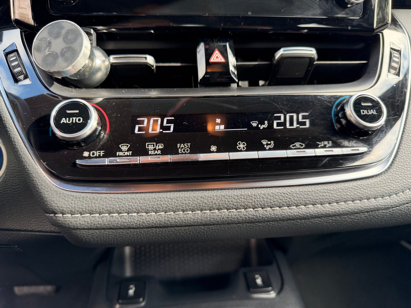 TOYOTA Corolla (210) 2.0 VVT-i 16V GPS 180 HSD CVT 152 cv Boîte auto Touring Sports