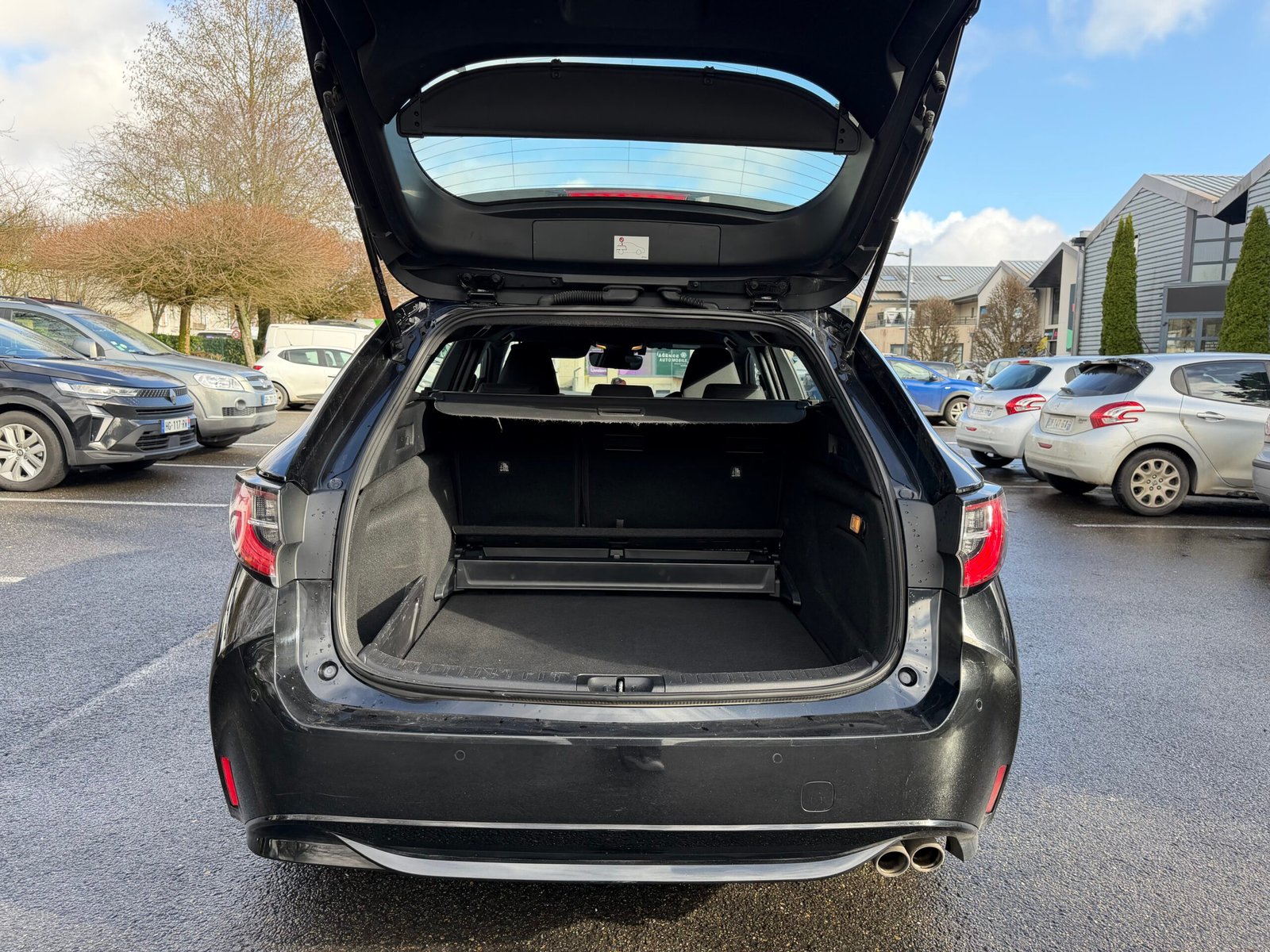 TOYOTA Corolla (210) 2.0 VVT-i 16V GPS 180 HSD CVT 152 cv Boîte auto Touring Sports