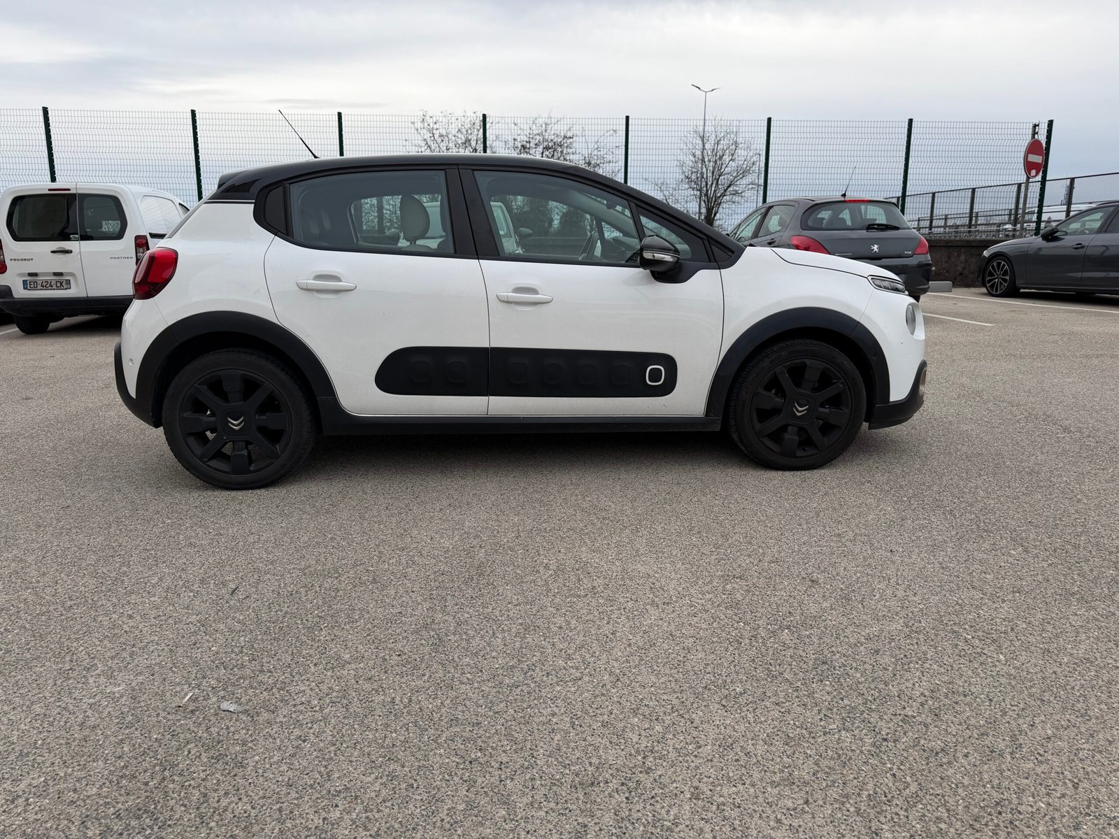 CITROËN C3 1.2 THP EAT6 110Ch “Shine”