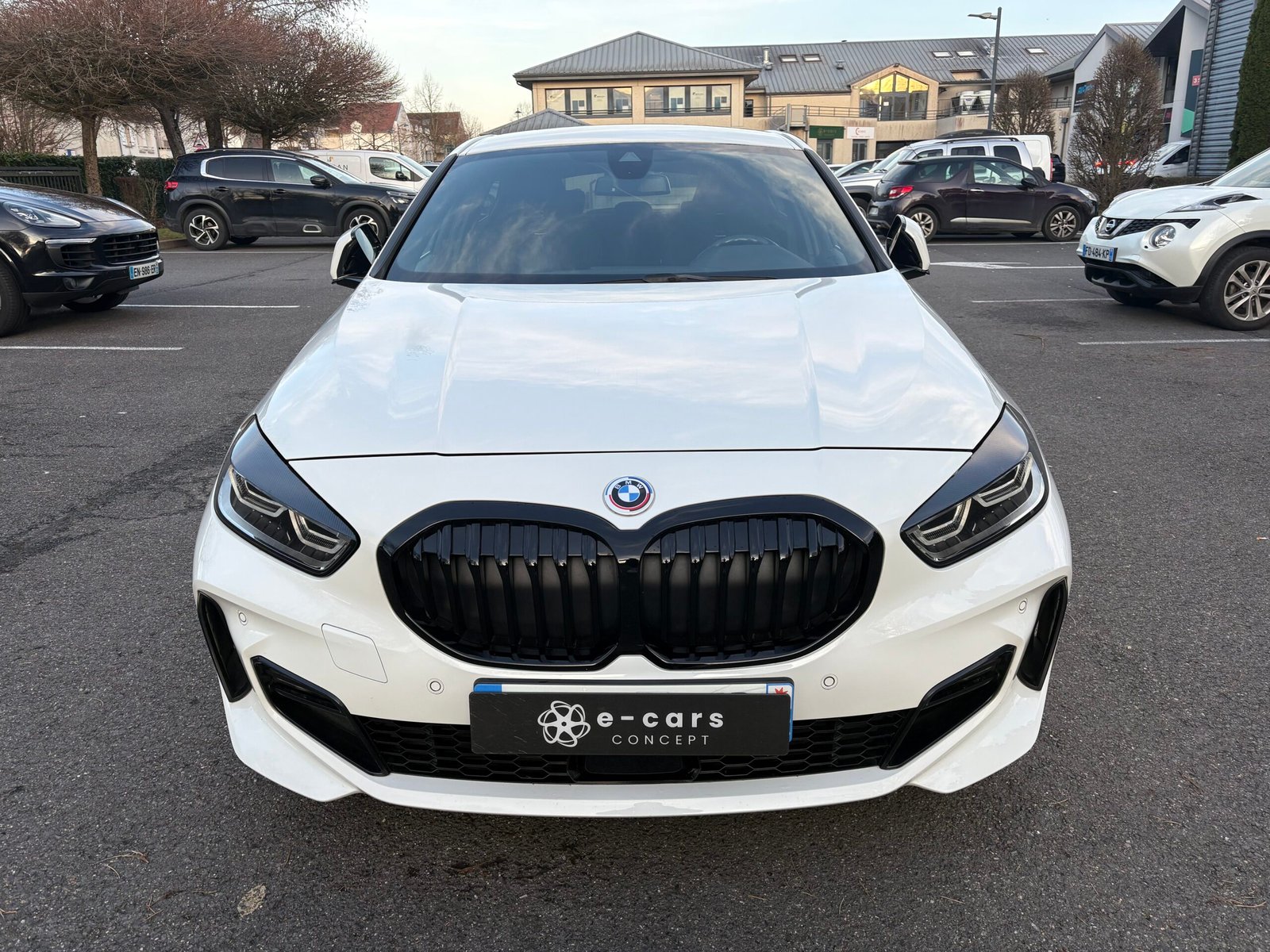 BMW Série 1 (F40) 120i 179ch « 50th Anniversary Edition »