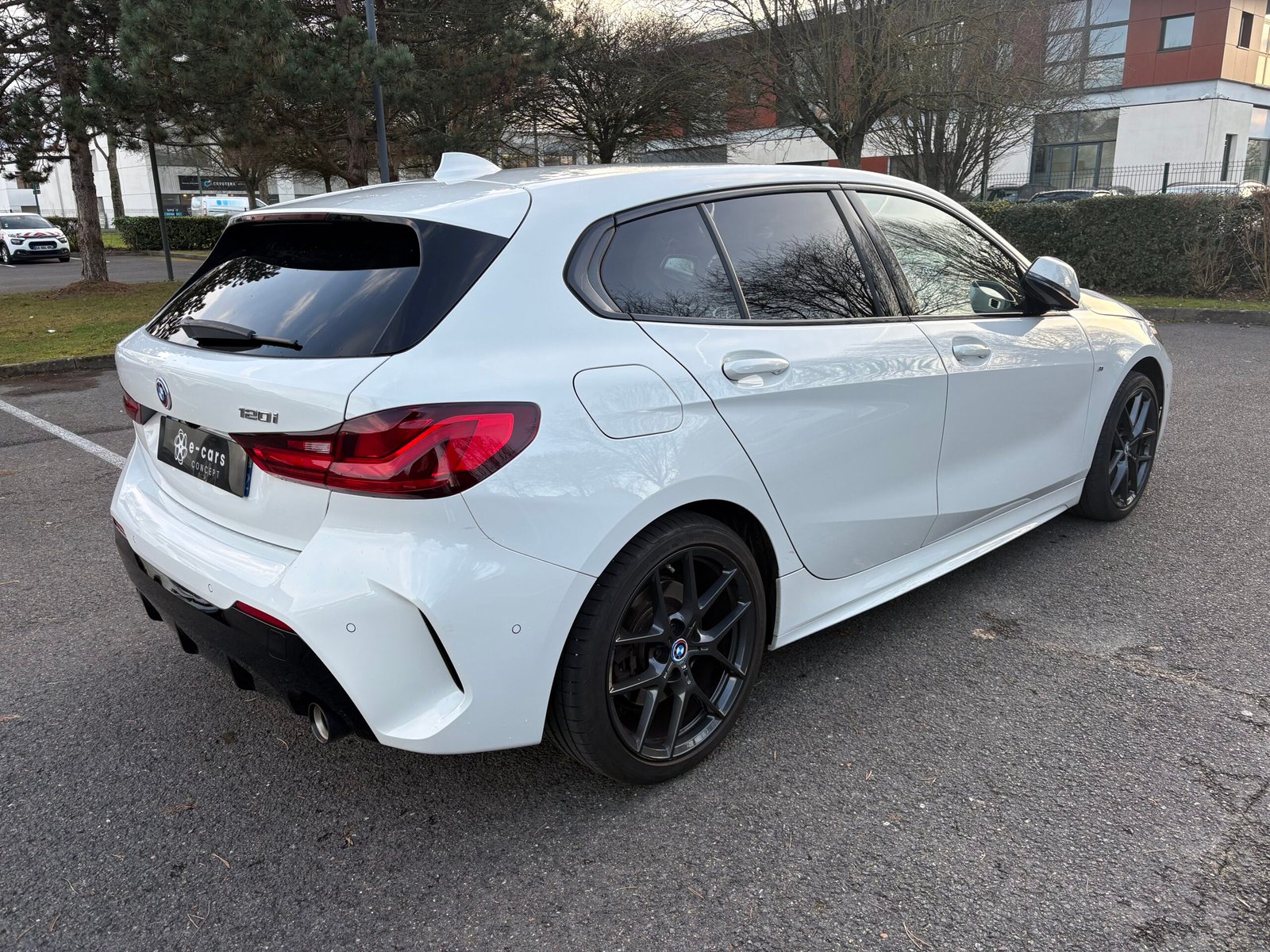 BMW Série 1 (F40) 120i 179ch « 50th Anniversary Edition »