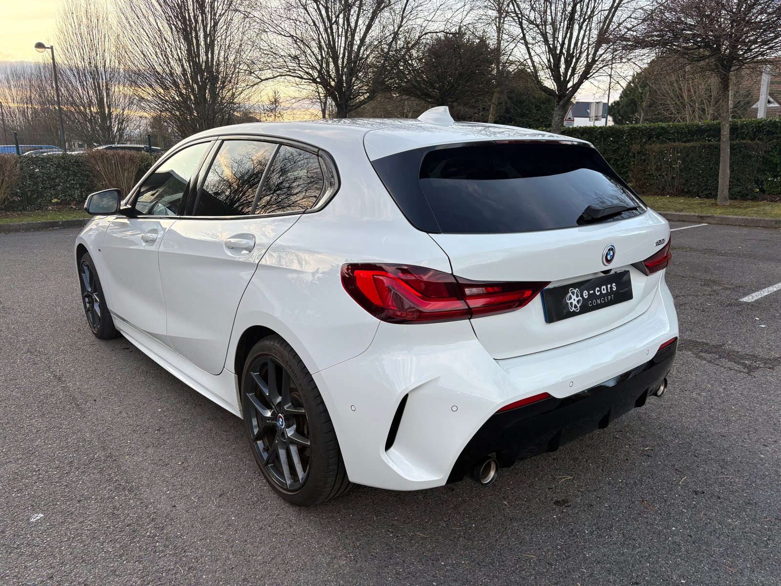 BMW Série 1 (F40) 120i 179ch « 50th Anniversary Edition »