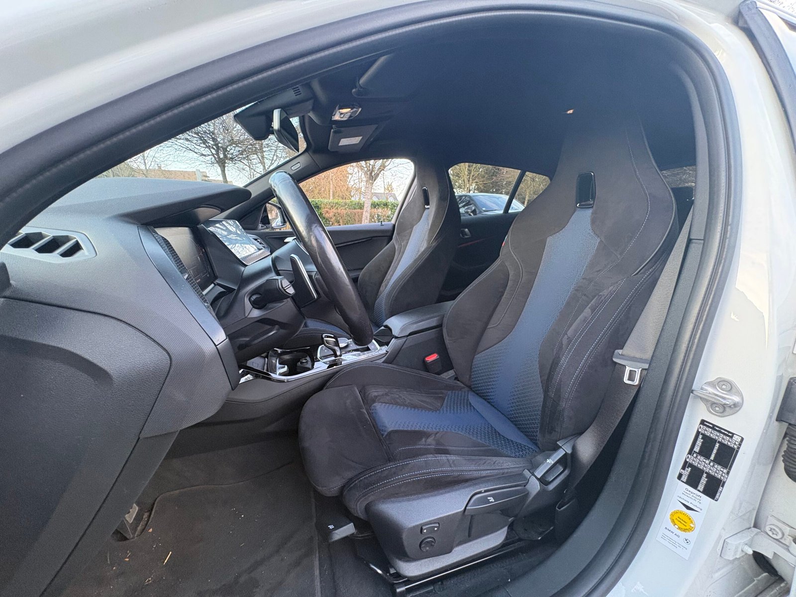 BMW Série 1 (F40) 120i 179ch « 50th Anniversary Edition »