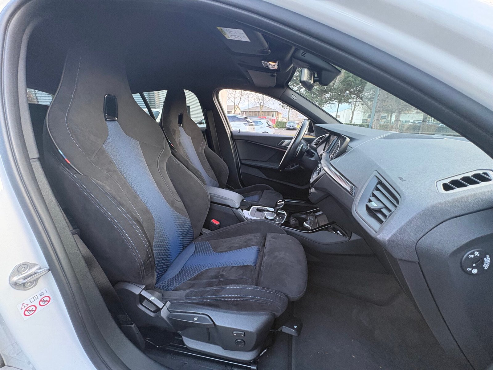 BMW Série 1 (F40) 120i 179ch « 50th Anniversary Edition »