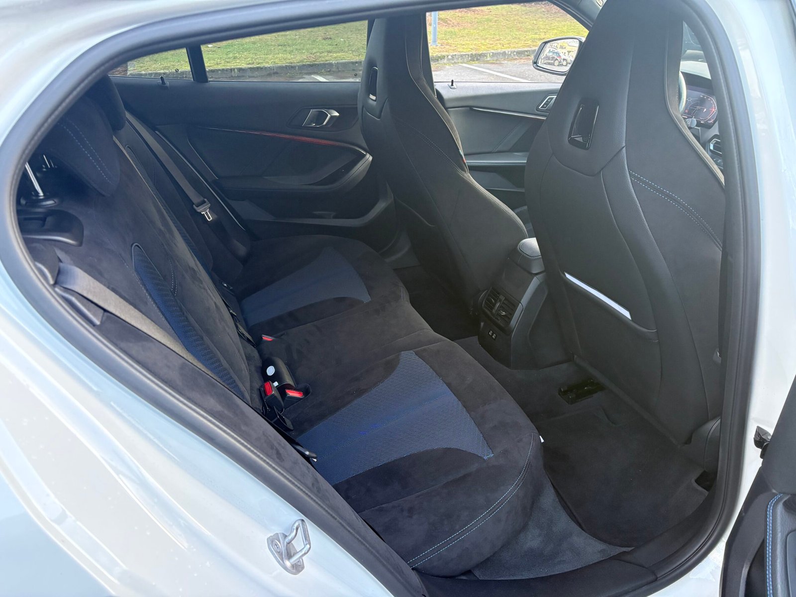 BMW Série 1 (F40) 120i 179ch « 50th Anniversary Edition »