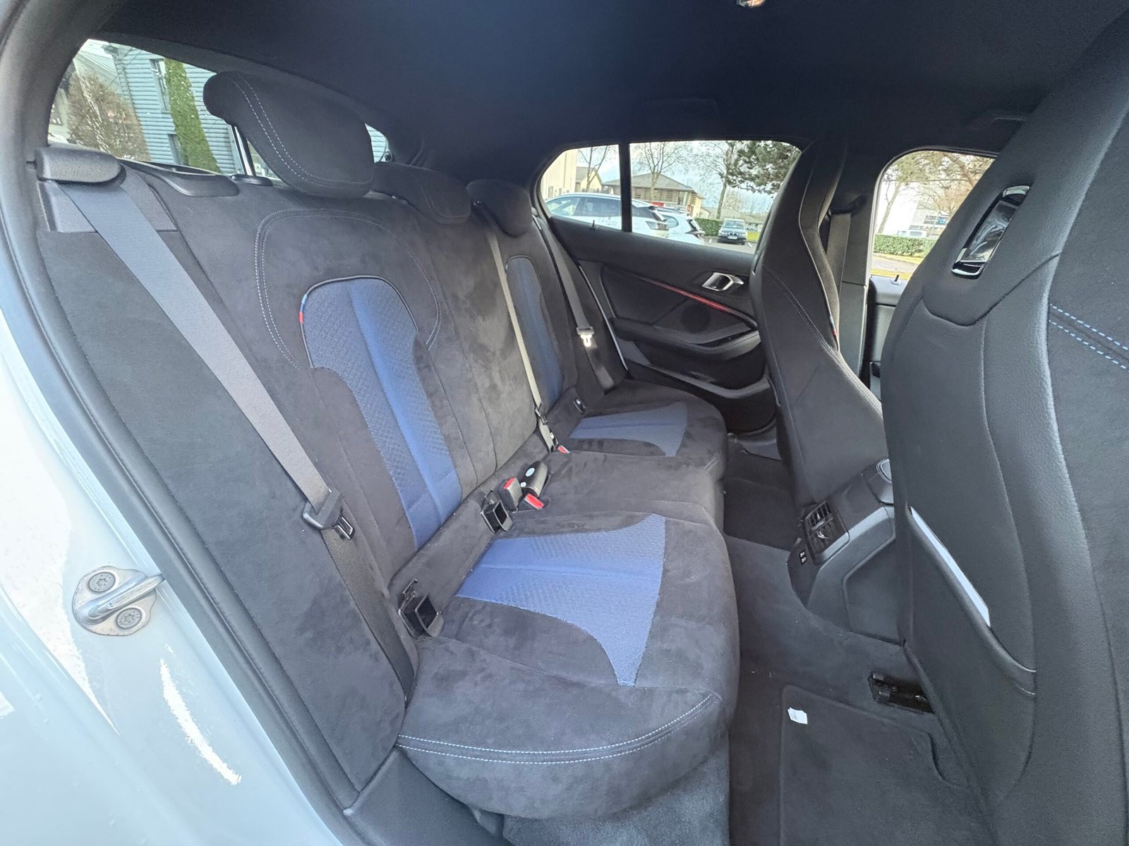 BMW Série 1 (F40) 120i 179ch « 50th Anniversary Edition »