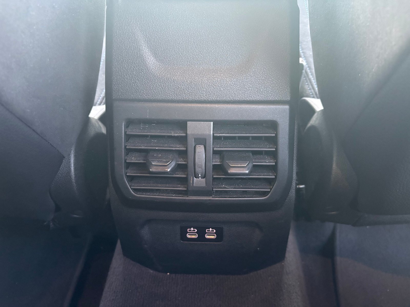 BMW Série 1 (F40) 120i 179ch « 50th Anniversary Edition »