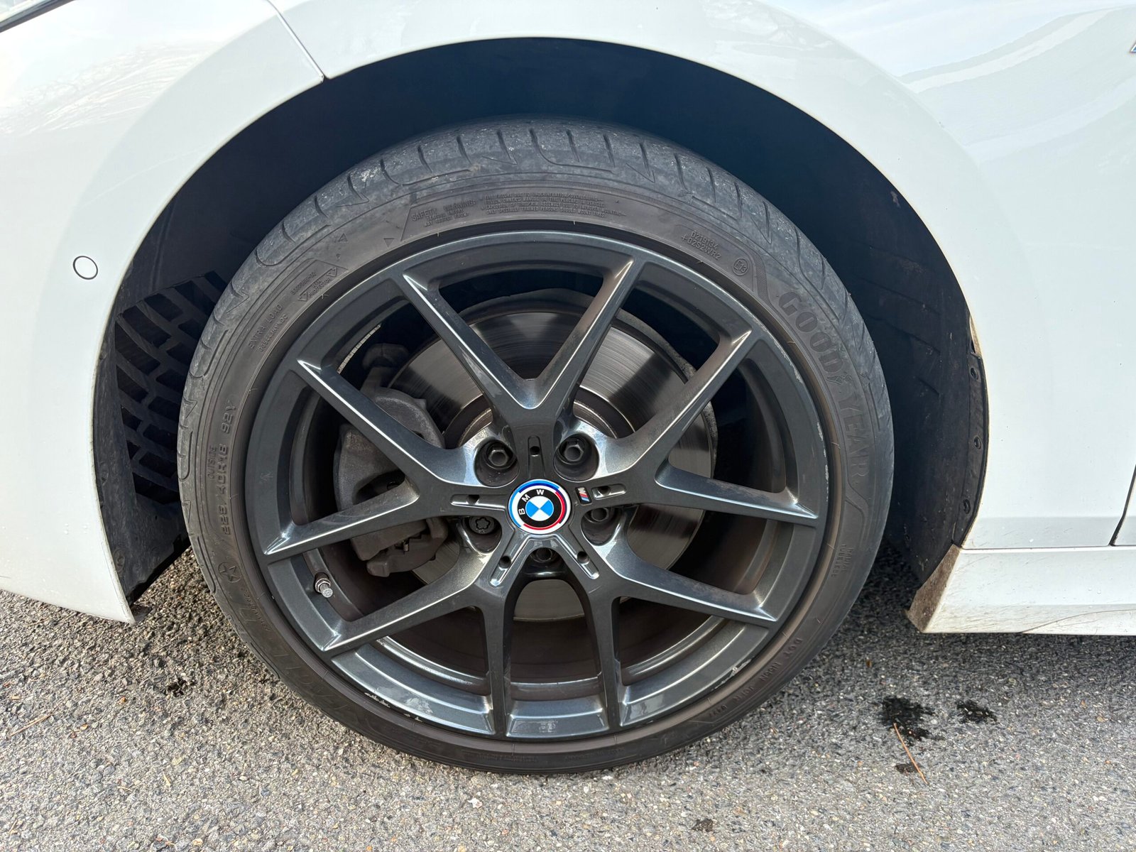 BMW Série 1 (F40) 120i 179ch « 50th Anniversary Edition »