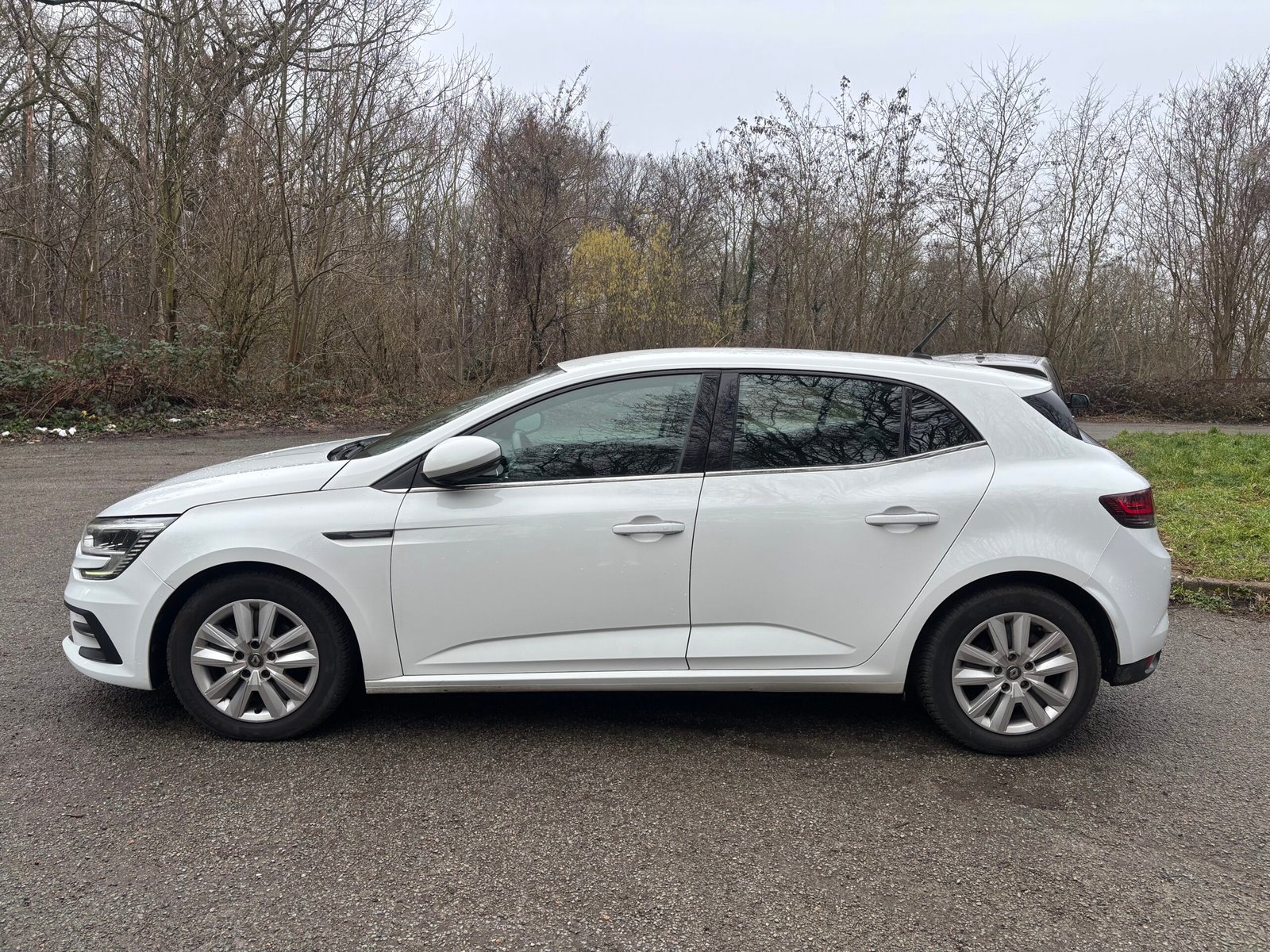 RENAULT Mégane IV Phase 2 Hatchback 1.5 Blue dCi EDC7 115 cv