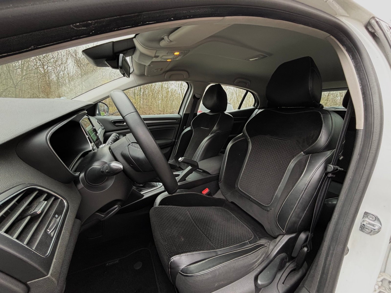 RENAULT Mégane IV Phase 2 Hatchback 1.5 Blue dCi EDC7 115 cv