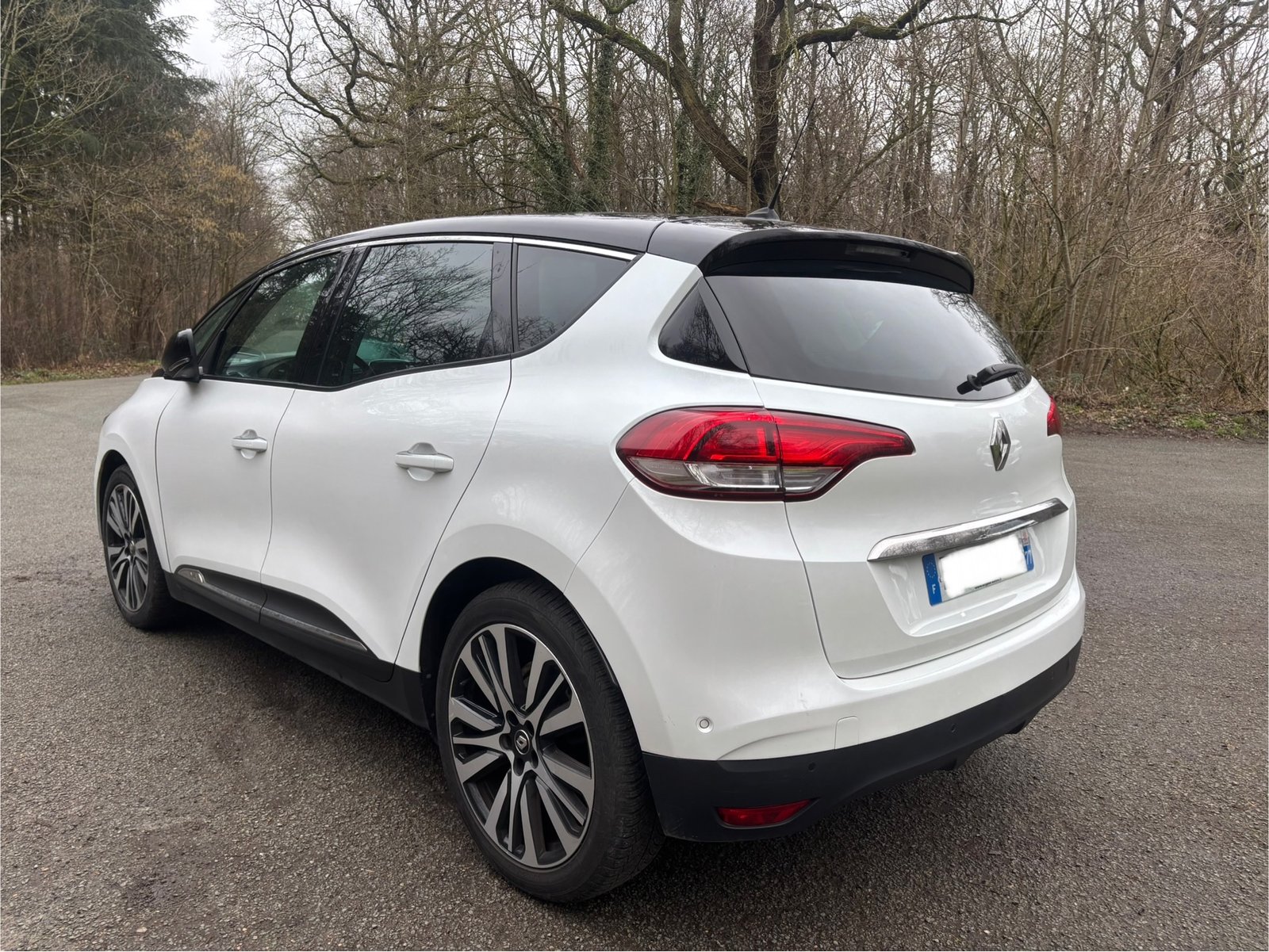 RENAULT Scénic IV 1.6 dCi EDC6 161 cv INITIALE PARIS