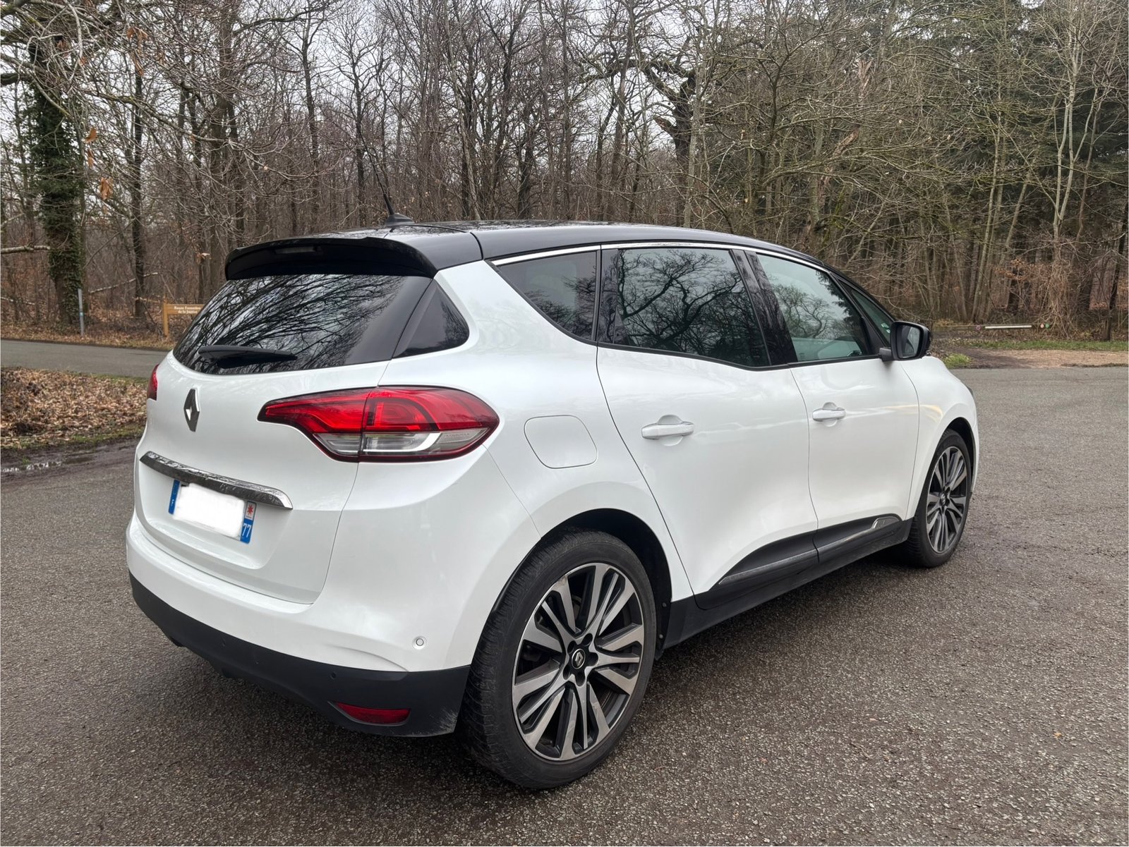 RENAULT Scénic IV 1.6 dCi EDC6 161 cv INITIALE PARIS