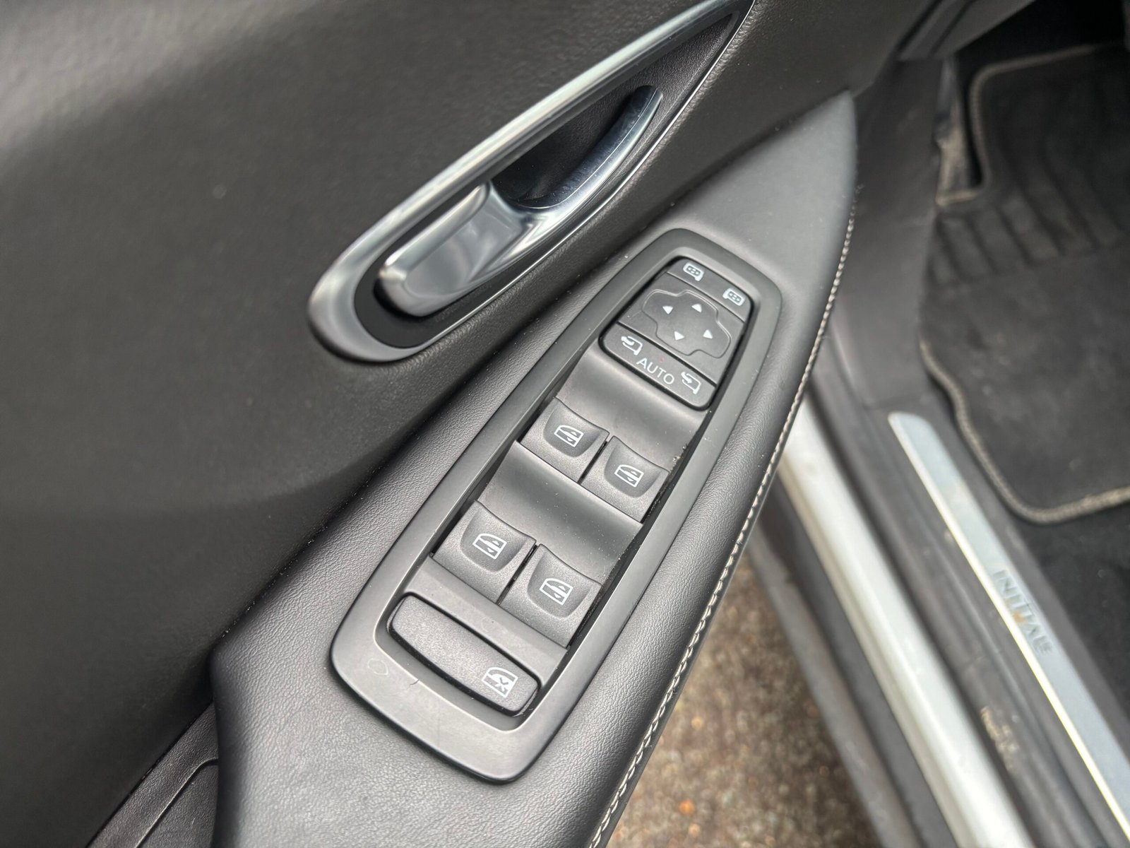 RENAULT Scénic IV 1.6 dCi EDC6 161 cv INITIALE PARIS