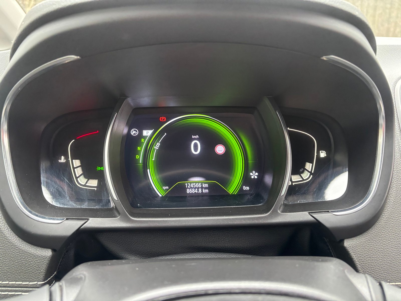 RENAULT Scénic IV 1.6 dCi EDC6 161 cv INITIALE PARIS