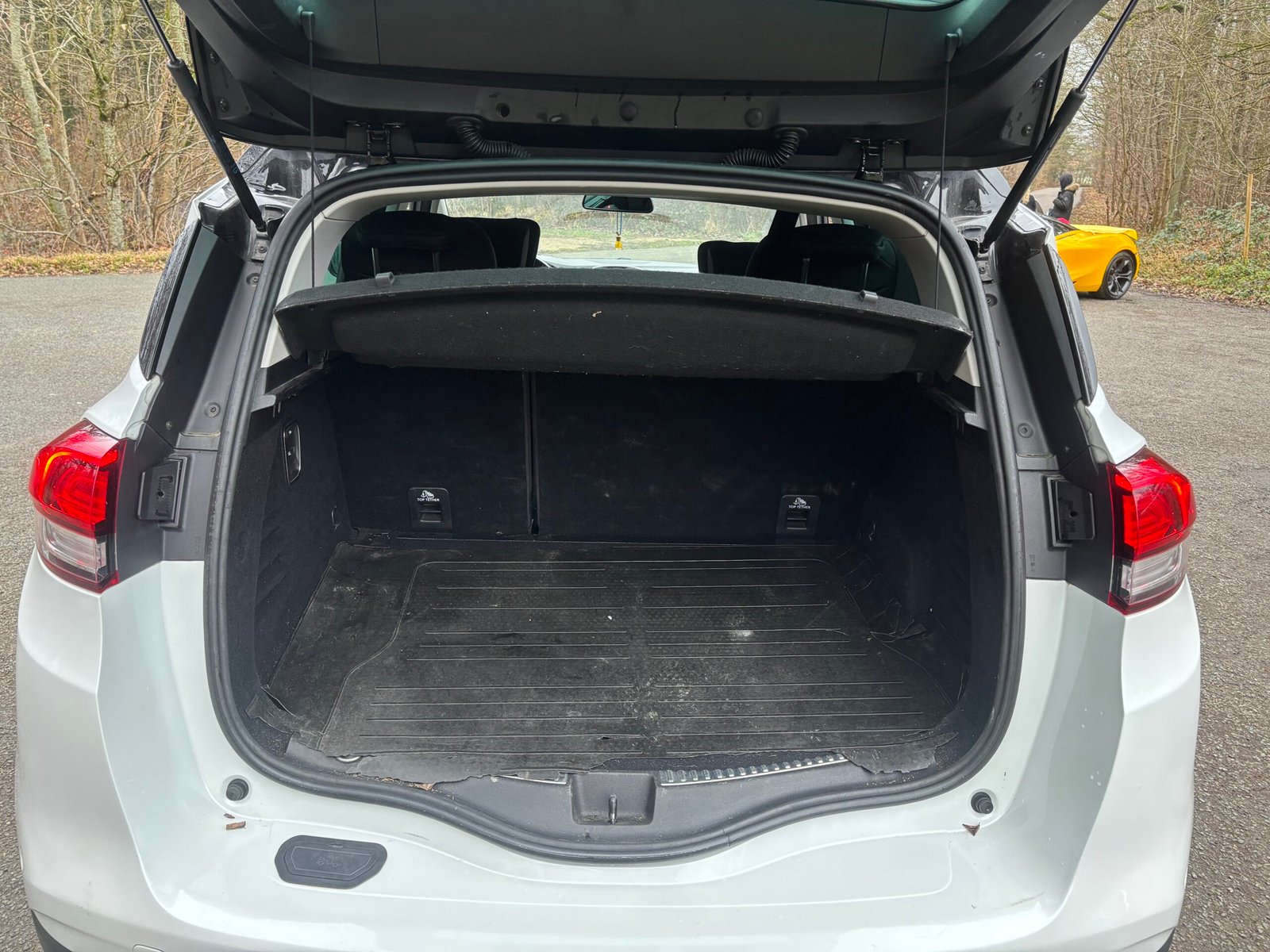 RENAULT Scénic IV 1.6 dCi EDC6 161 cv INITIALE PARIS