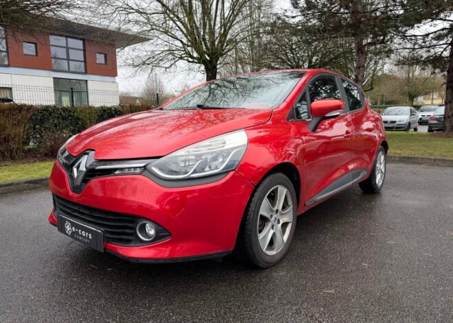 RENAULT Clio IV 5 Portes 1.2 TCe 118 cv Boîte auto INTENS