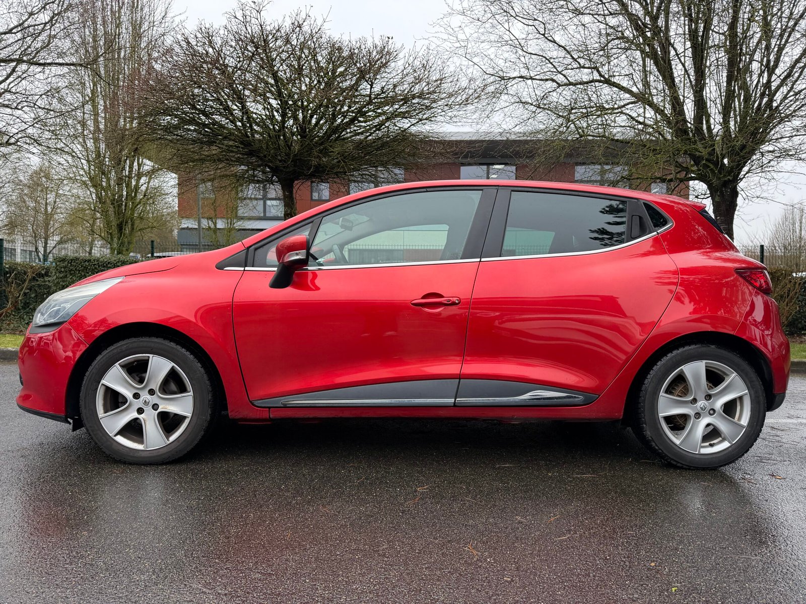 RENAULT Clio IV 5 Portes 1.2 TCe 118 cv Boîte auto INTENS