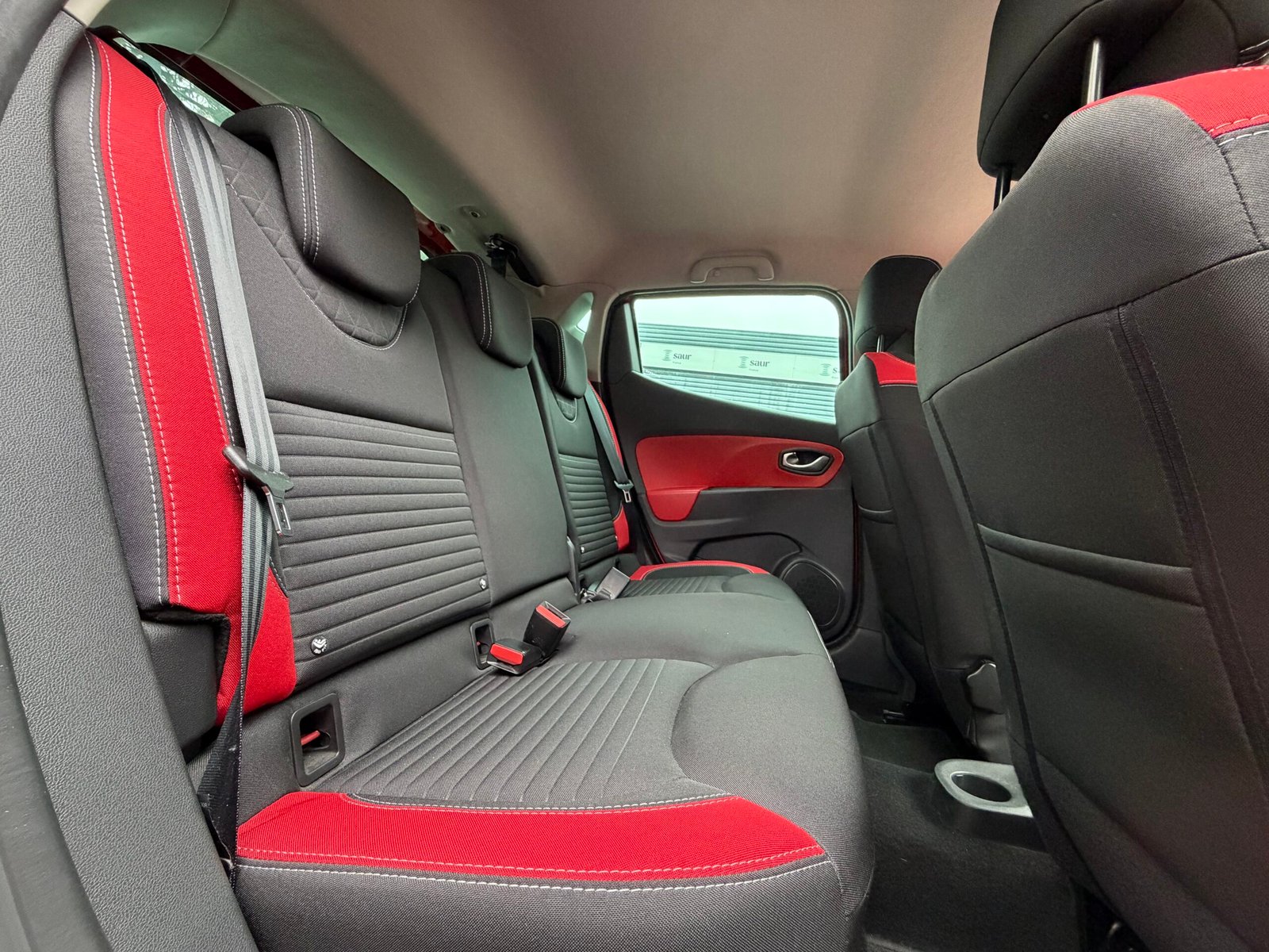 RENAULT Clio IV 5 Portes 1.2 TCe 118 cv Boîte auto INTENS