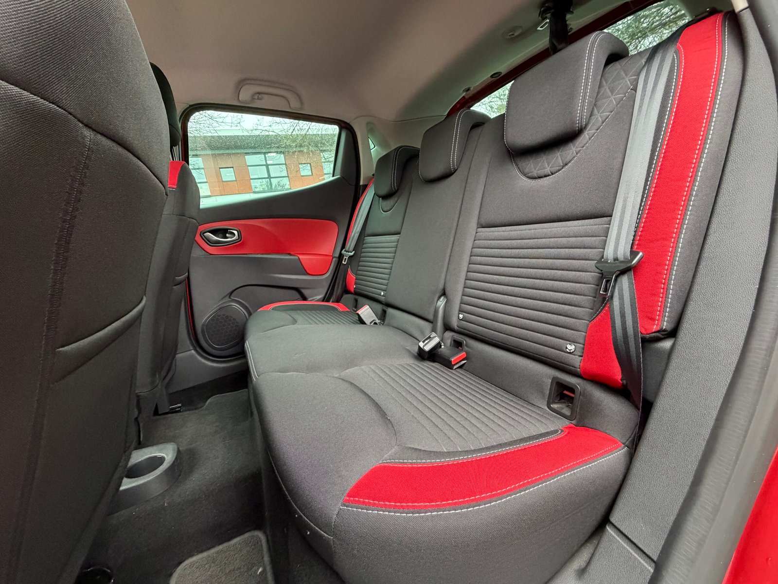 RENAULT Clio IV 5 Portes 1.2 TCe 118 cv Boîte auto INTENS