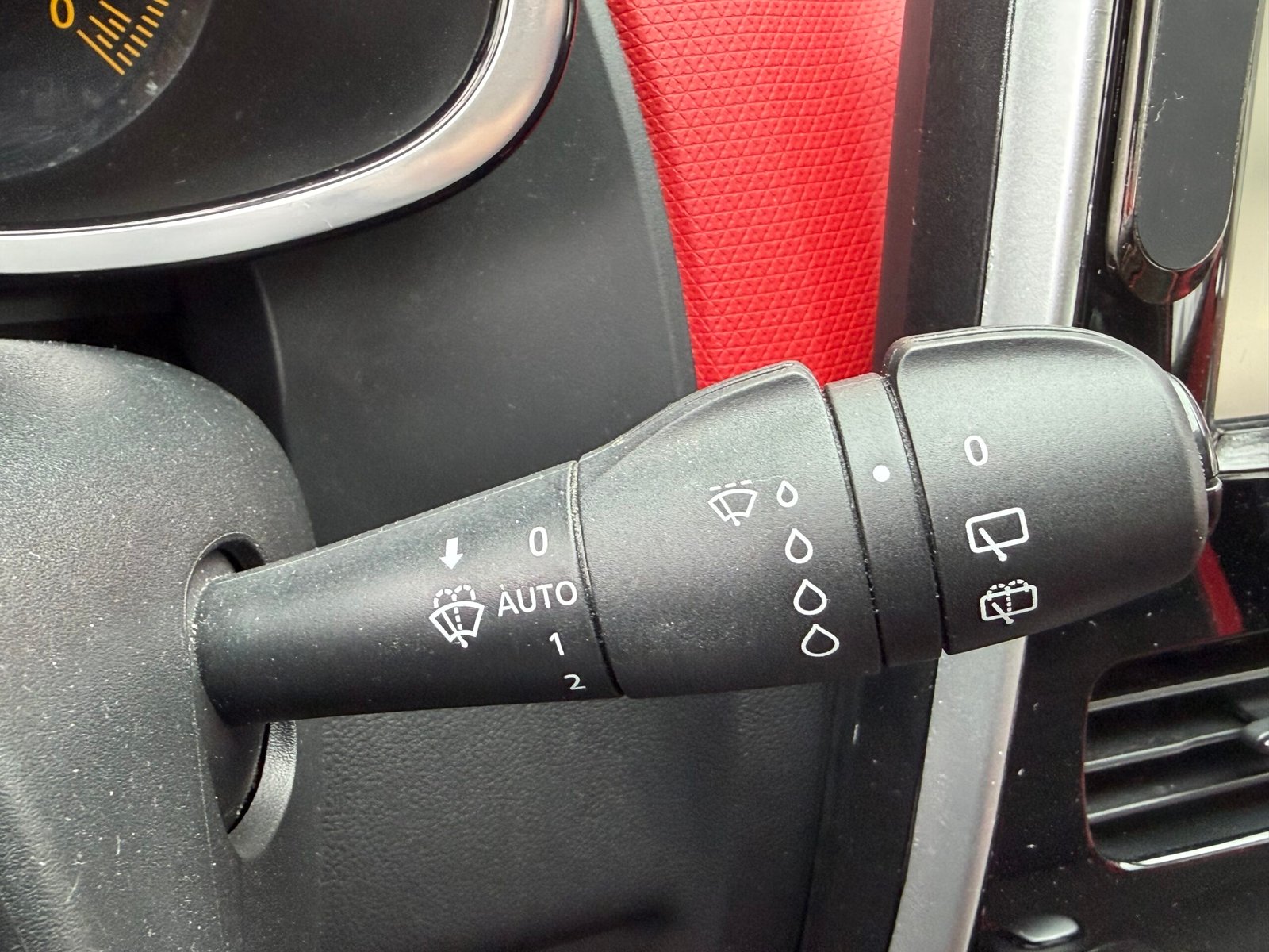 RENAULT Clio IV 5 Portes 1.2 TCe 118 cv Boîte auto INTENS