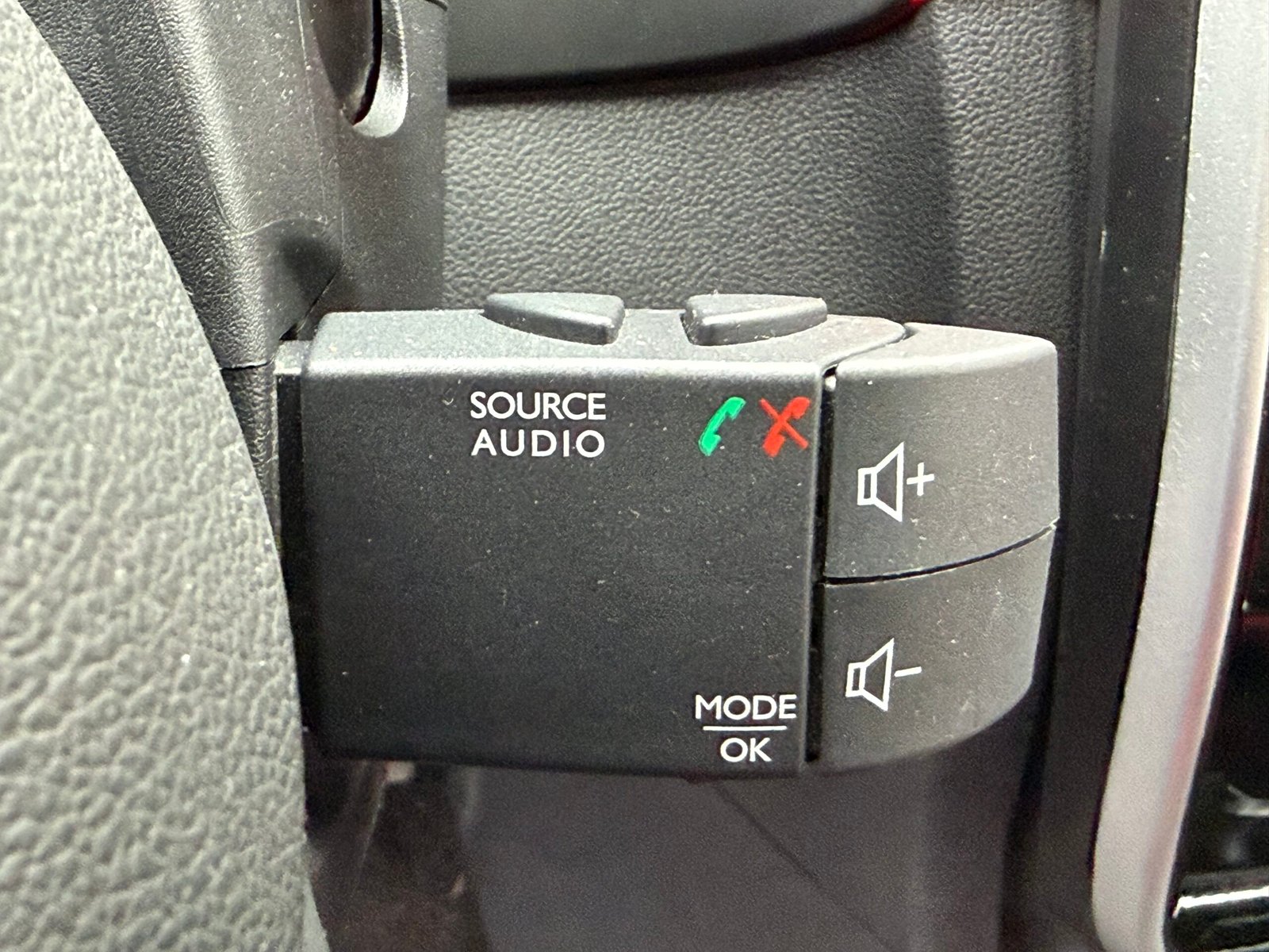 RENAULT Clio IV 5 Portes 1.2 TCe 118 cv Boîte auto INTENS