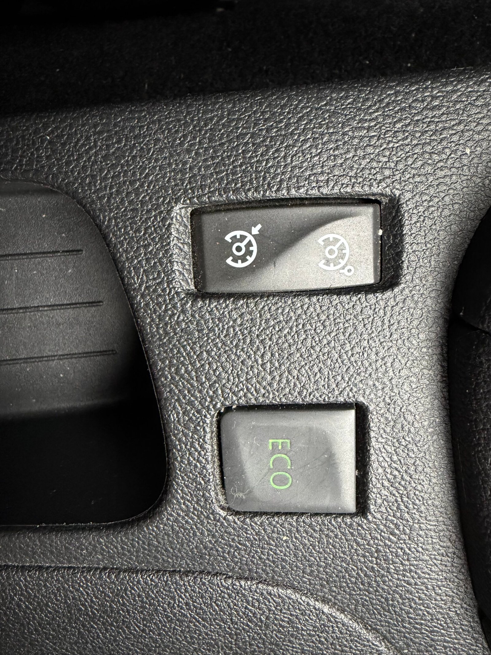 RENAULT Clio IV 5 Portes 1.2 TCe 118 cv Boîte auto INTENS