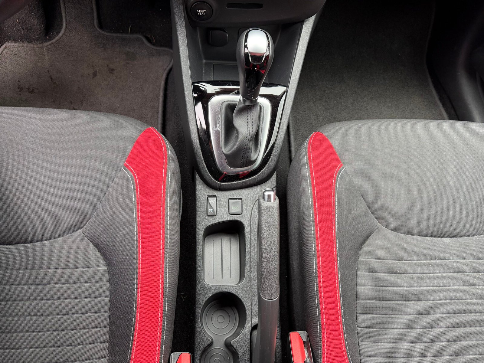 RENAULT Clio IV 5 Portes 1.2 TCe 118 cv Boîte auto INTENS