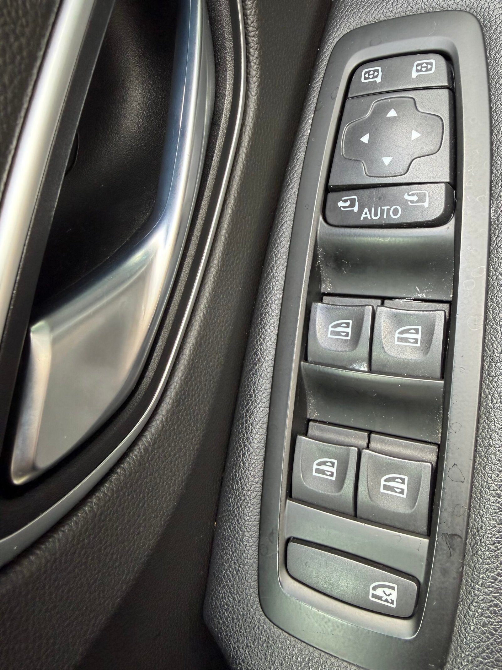 RENAULT Scénic IV 1.7 dCi 120 cv Boîte auto Business