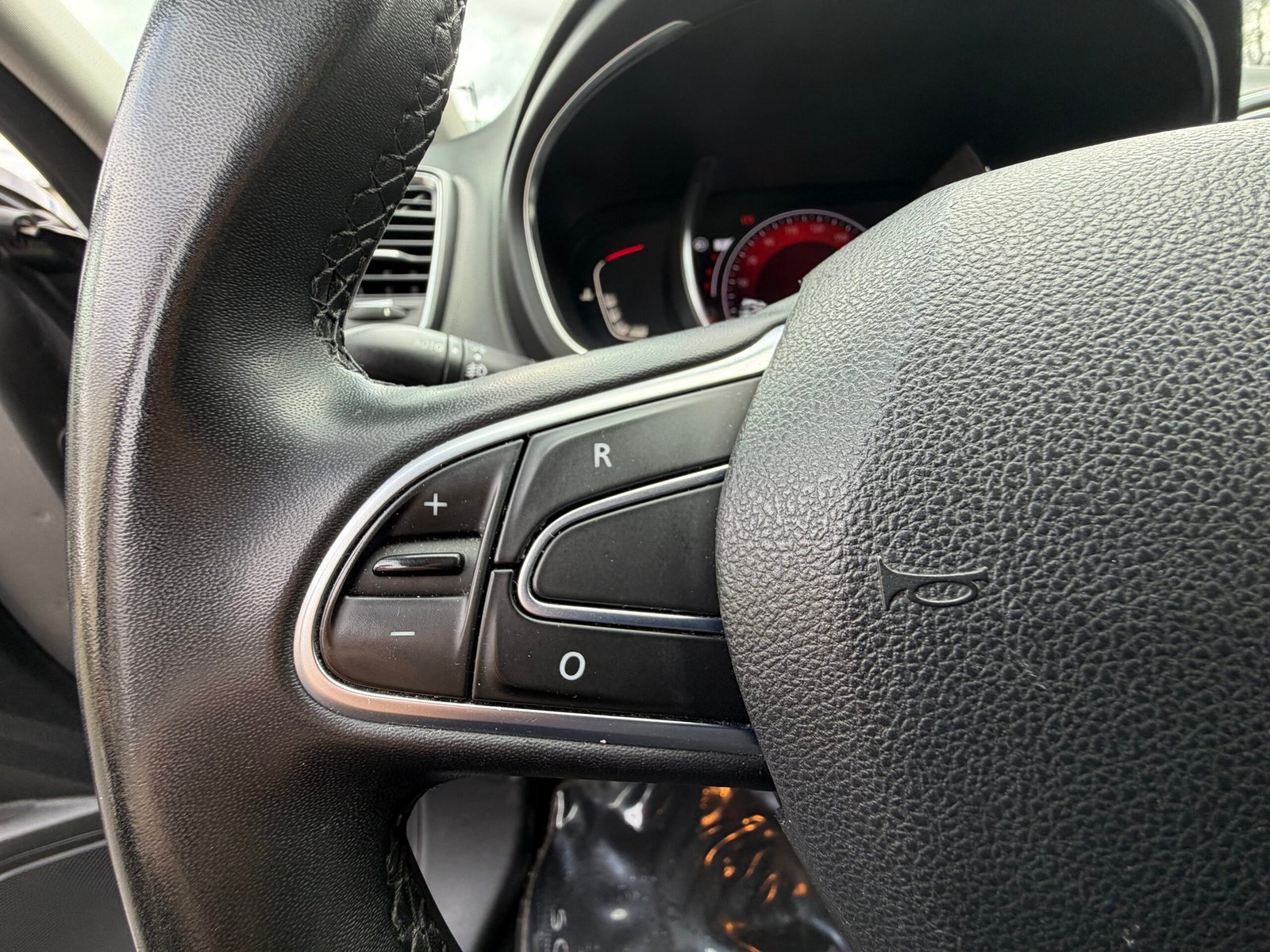 RENAULT Scénic IV 1.7 dCi 120 cv Boîte auto Business