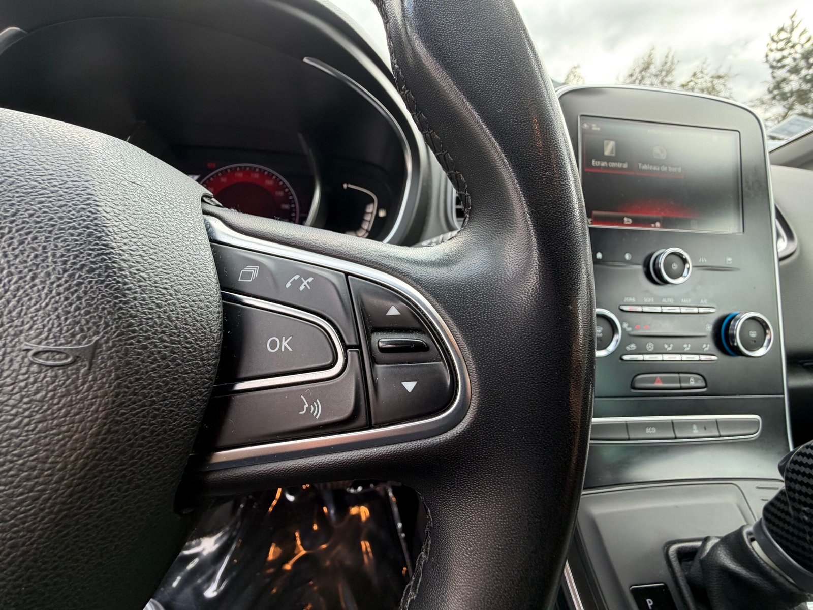 RENAULT Scénic IV 1.7 dCi 120 cv Boîte auto Business