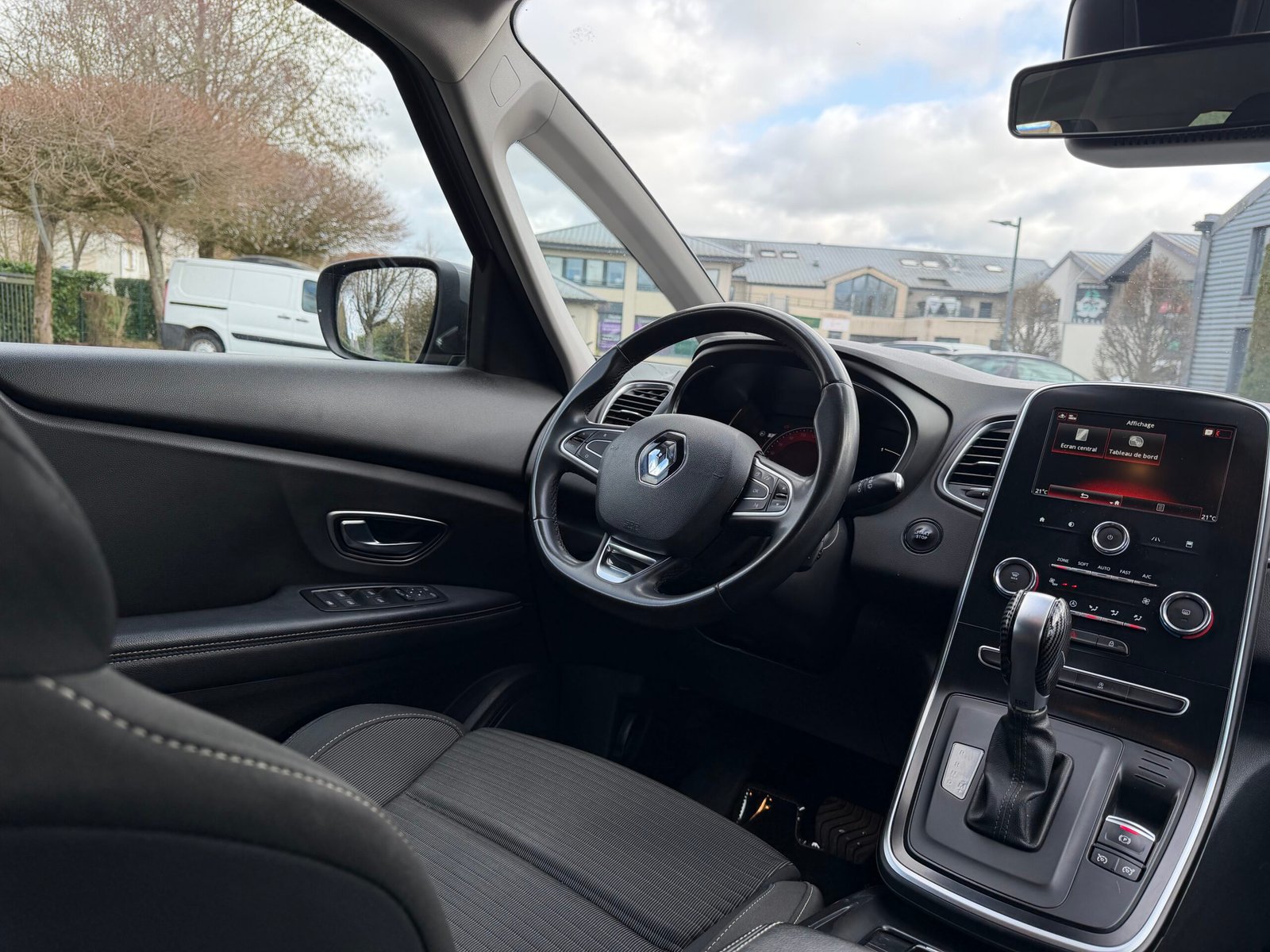 RENAULT Scénic IV 1.7 dCi 120 cv Boîte auto Business