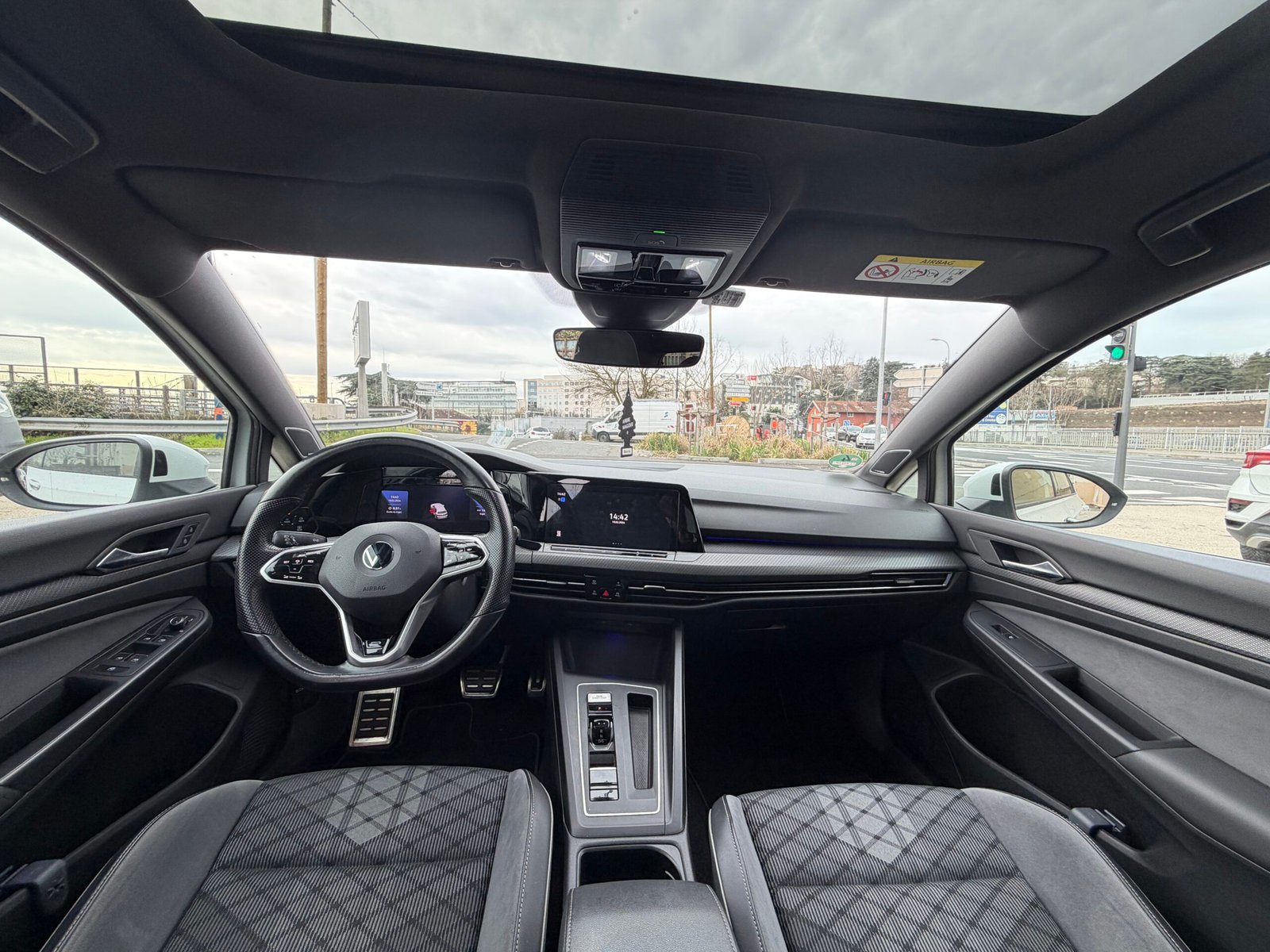 VOLKSWAGEN Golf VIII R Line 2.0 TDi 150ch DSG7