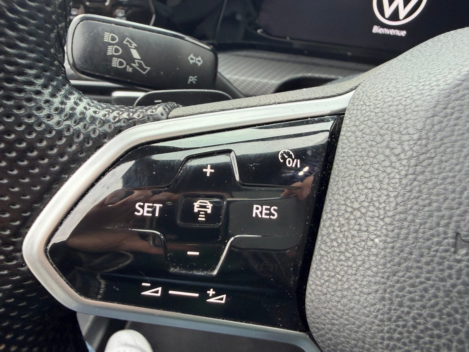 VOLKSWAGEN Golf VIII R Line 2.0 TDi 150ch DSG7