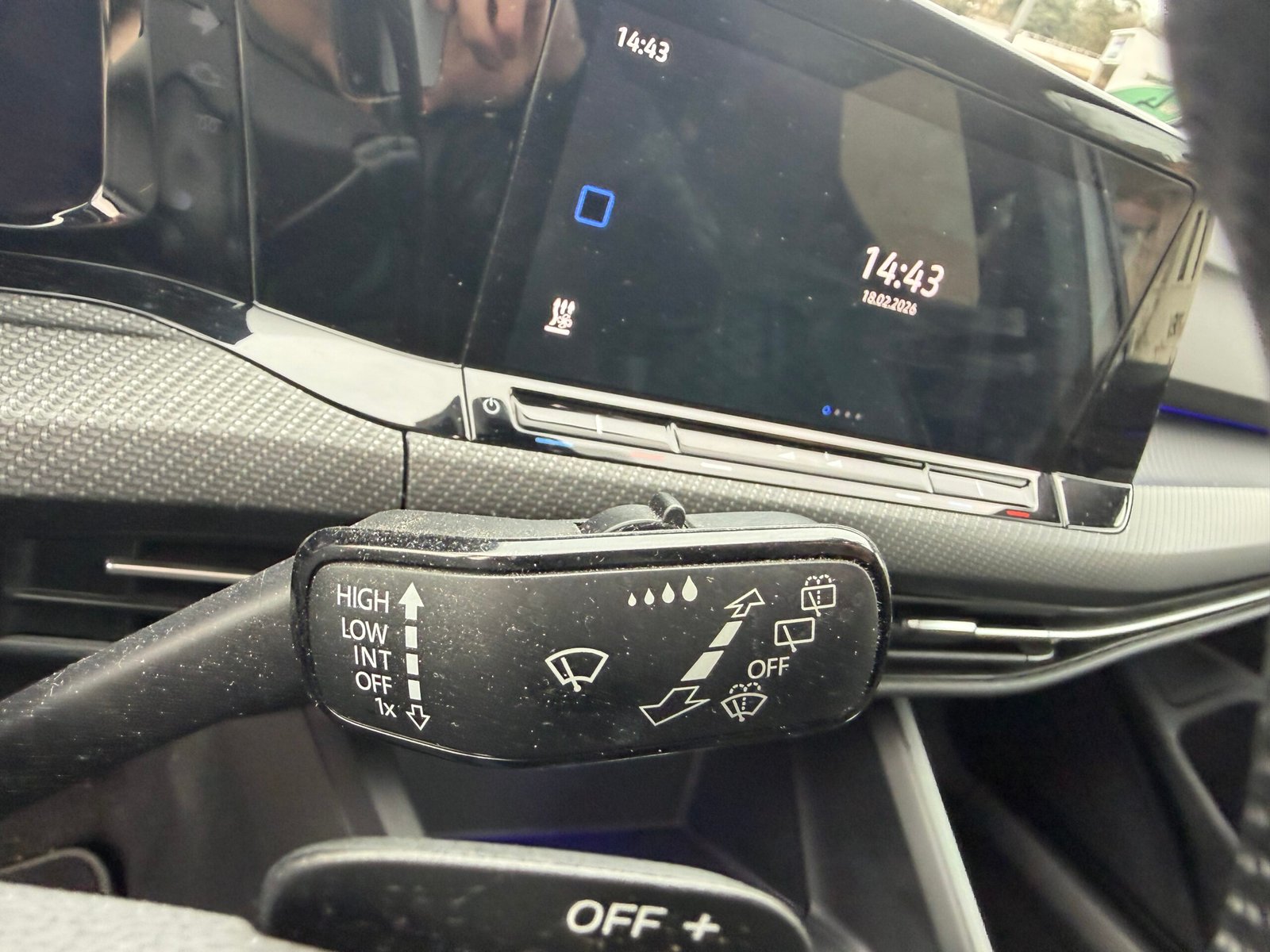 VOLKSWAGEN Golf VIII R Line 2.0 TDi 150ch DSG7