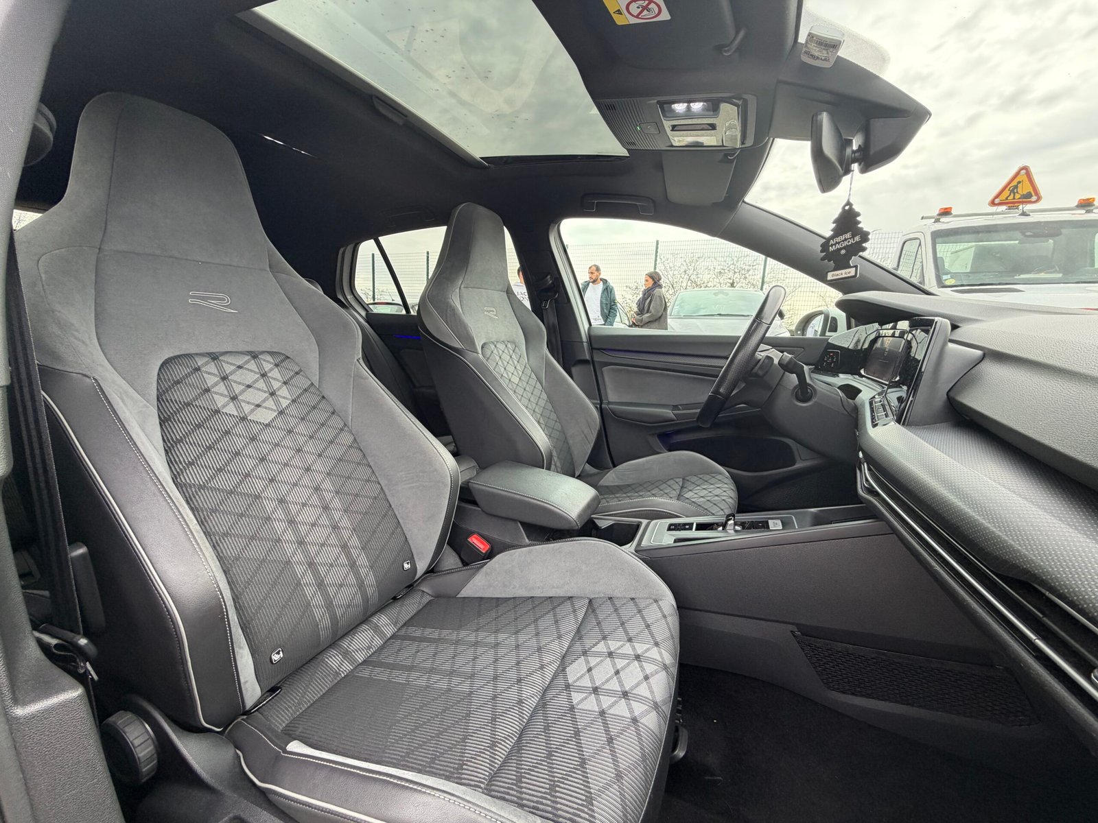 VOLKSWAGEN Golf VIII R Line 2.0 TDi 150ch DSG7