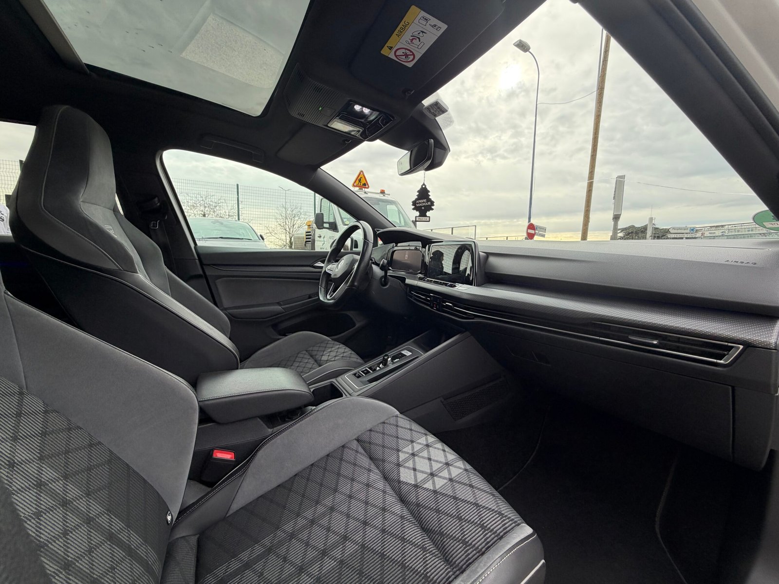 VOLKSWAGEN Golf VIII R Line 2.0 TDi 150ch DSG7