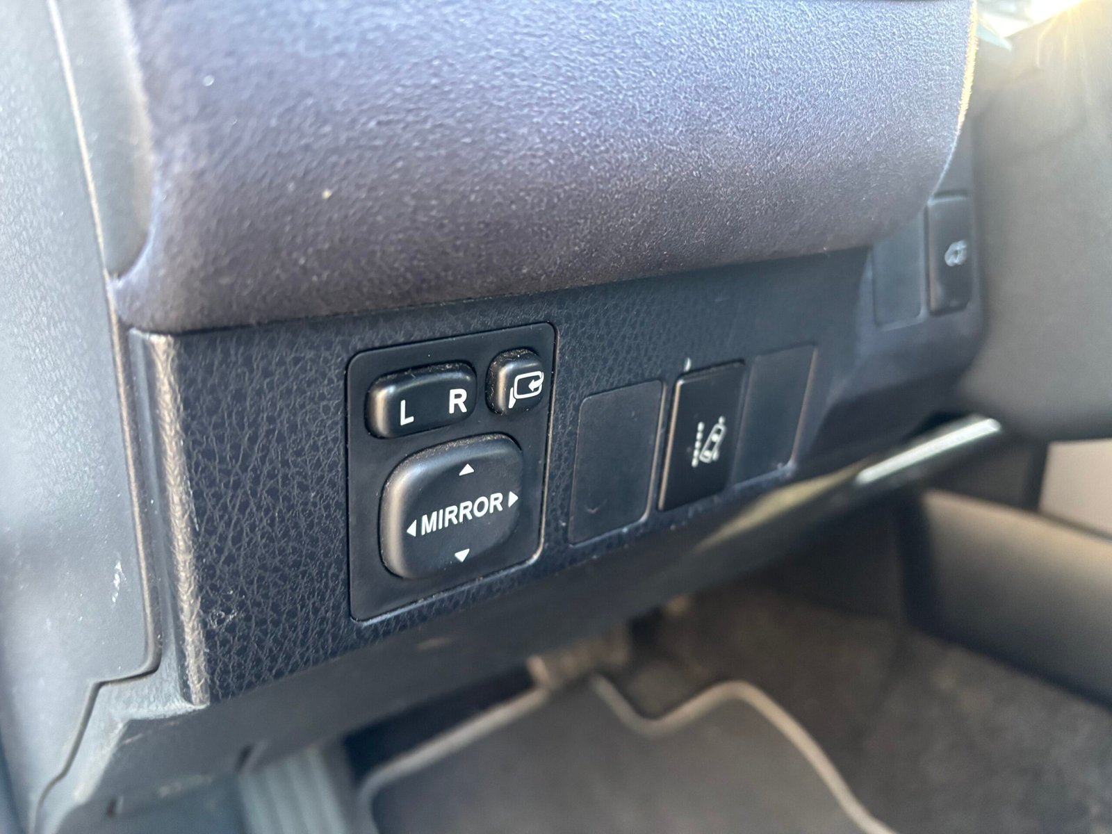 TOYOTA RAV4 IV Phase 2 2.5 VVTi 197 Hybrid 2WD E-CVT LOUNGE