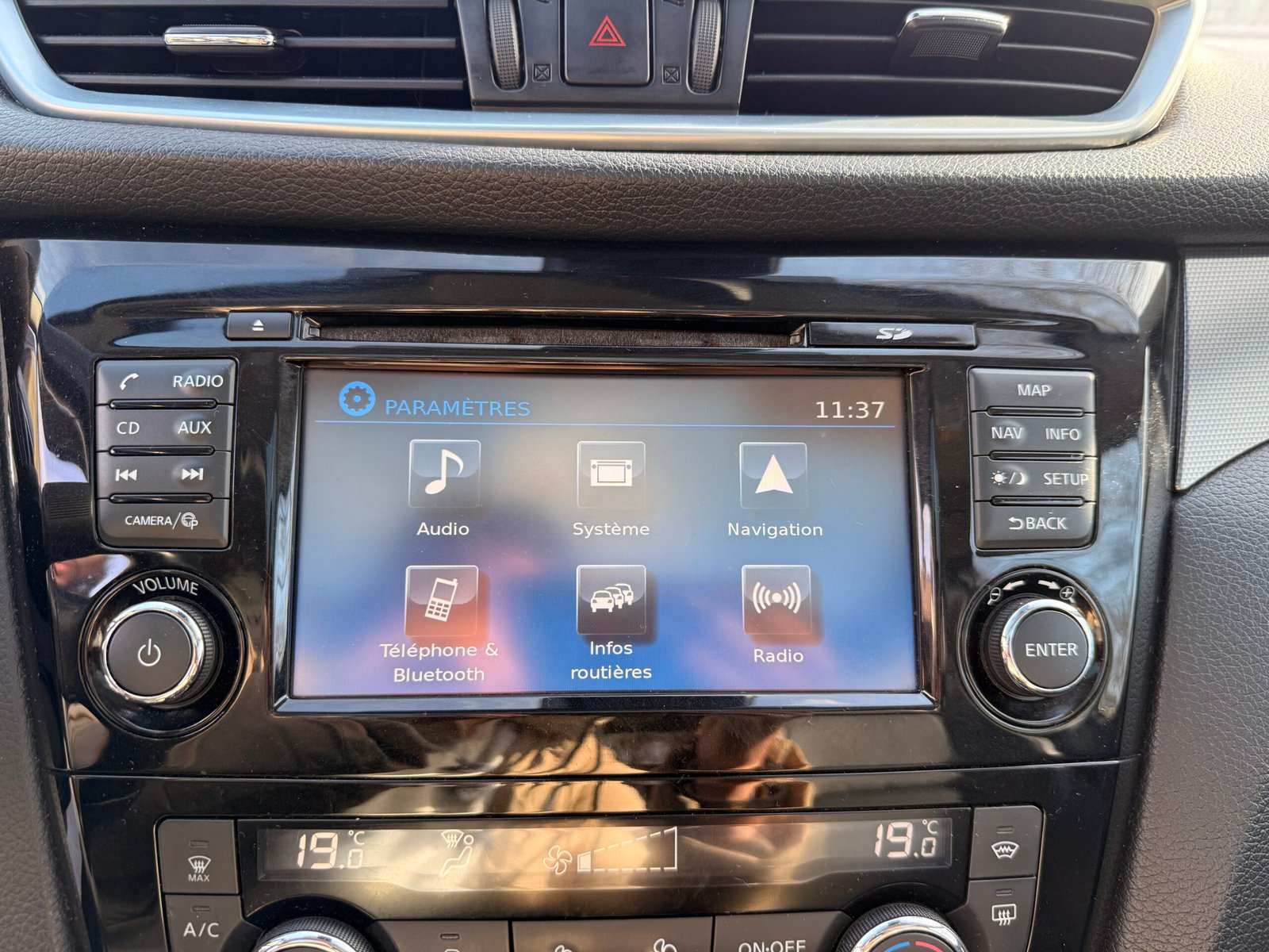 NISSAN Qashqai II 1.6 dCi 16V Xtronic 130 cv Boîte auto en finition « techna + »