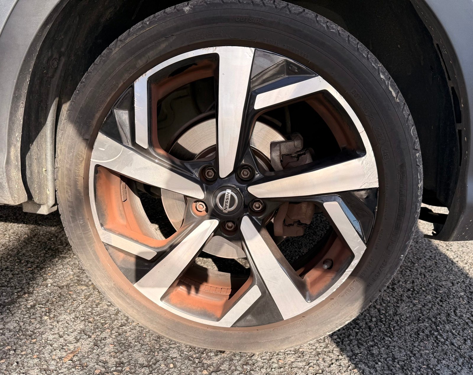 NISSAN Qashqai II 1.6 dCi 16V Xtronic 130 cv Boîte auto en finition « techna + »