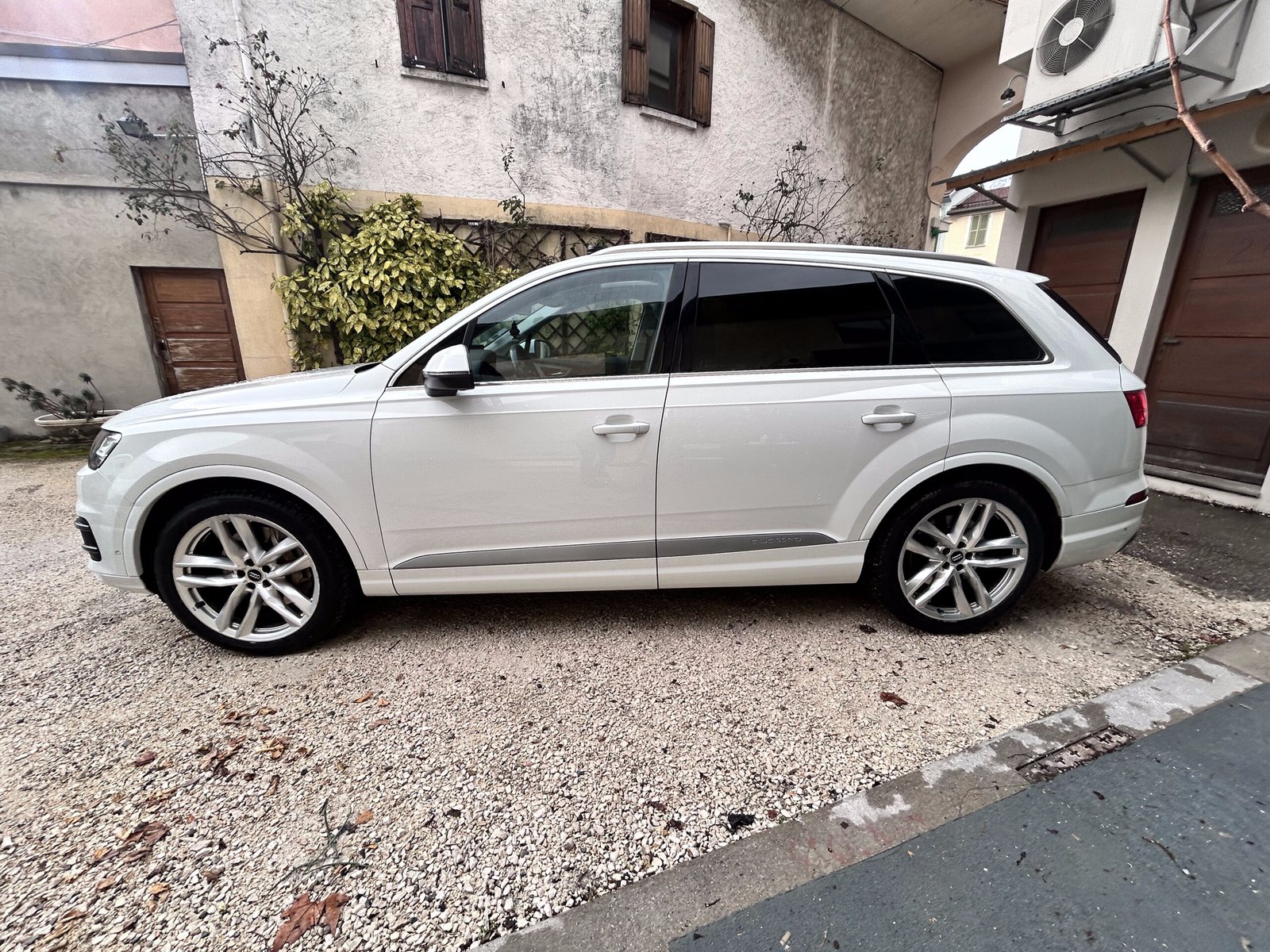AUDI Q7 3.0 litres TDI V6 Turbo QUATTRO 272CH