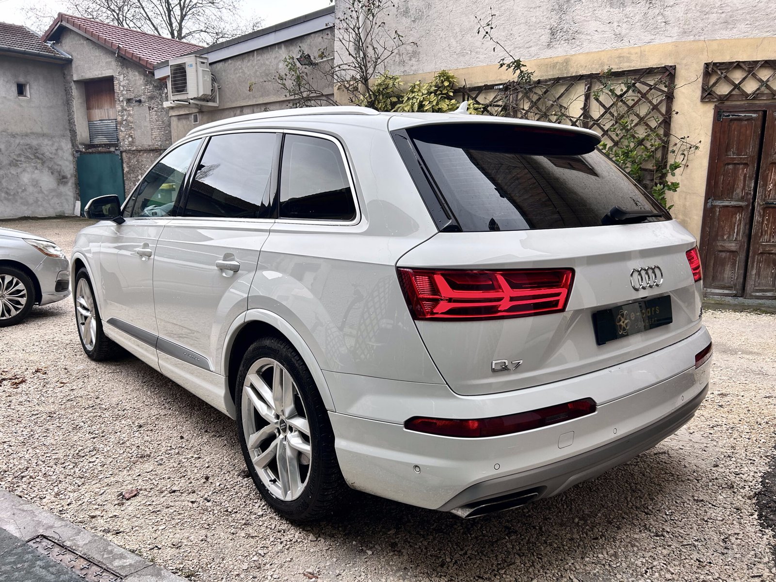 AUDI Q7 3.0 litres TDI V6 Turbo QUATTRO 272CH